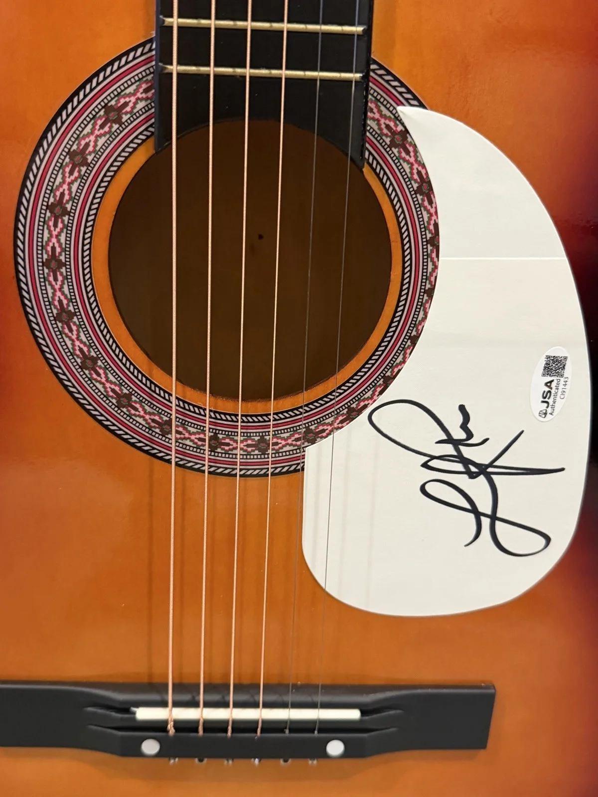 Lionel Richie Signed Acoustic Guitar – JSA Certified Autograph – Display Ready, image 3