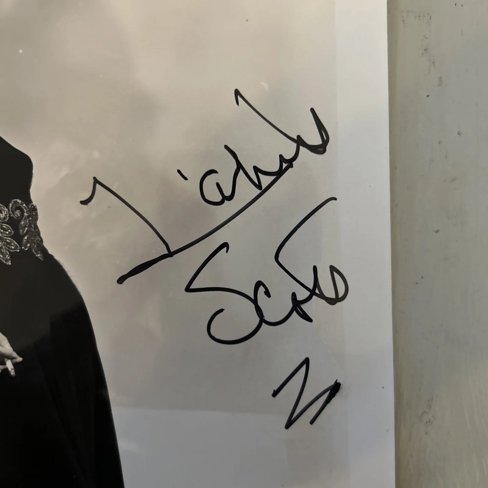 Lizabeth Scott — Iconic LIZABETH SCOTT Signed 8X10 B&W DEAD RECKONING Photo Autograph, image 2