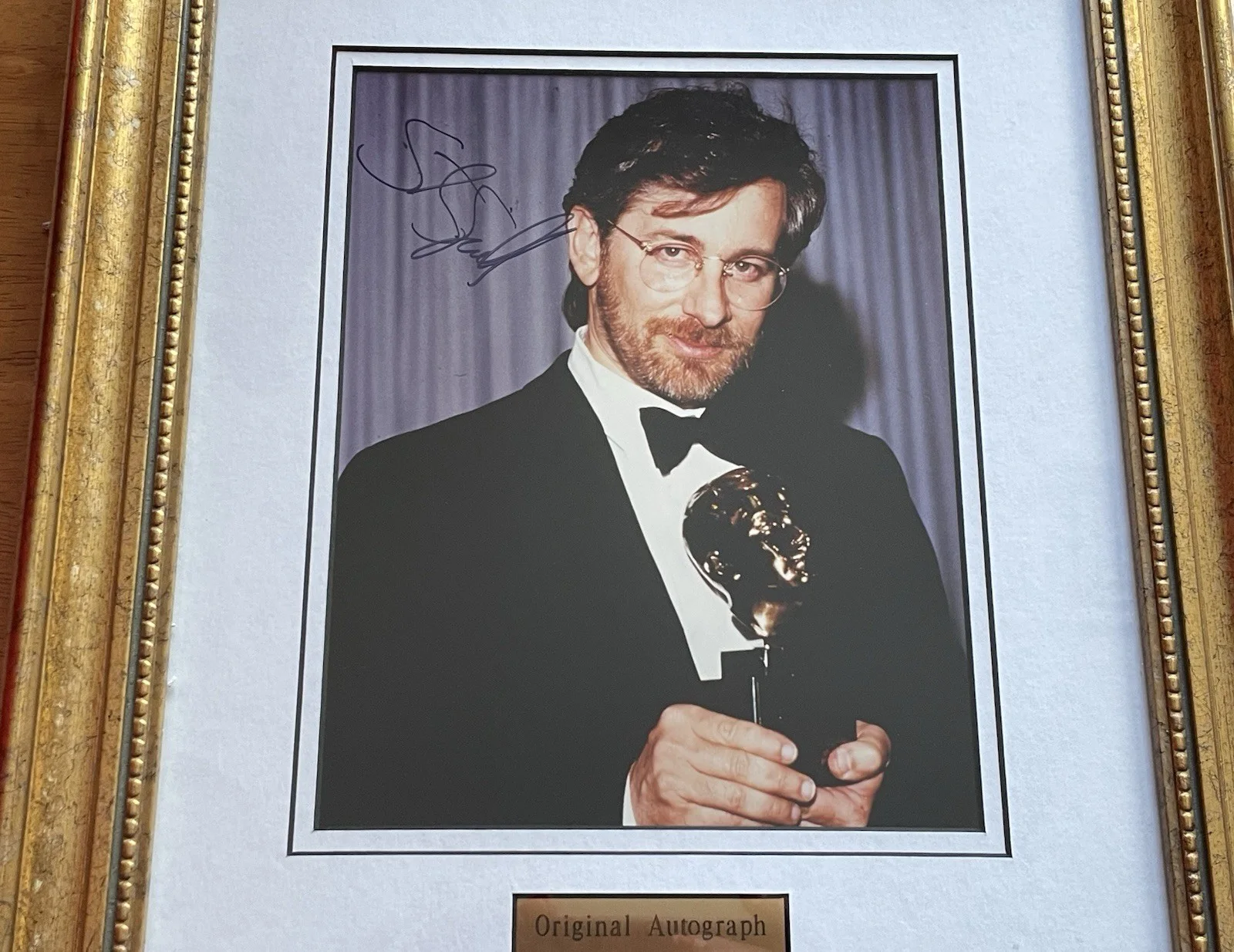 Steven Spielberg — Director Steven Spielberg Autographed Photo with Disney Authentication COA, изображение 3