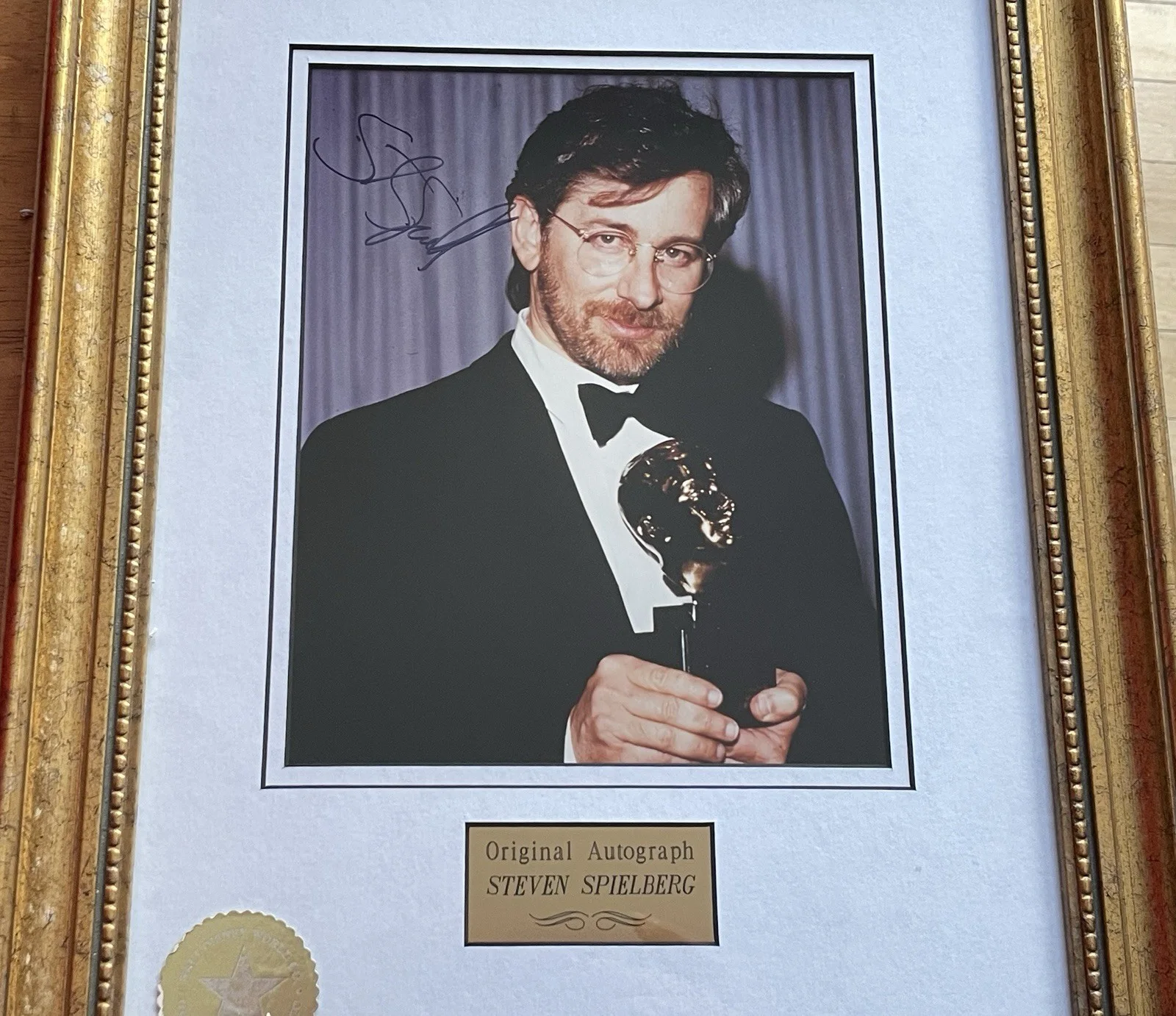 Steven Spielberg — Director Steven Spielberg Autographed Photo with Disney Authentication COA, изображение 4