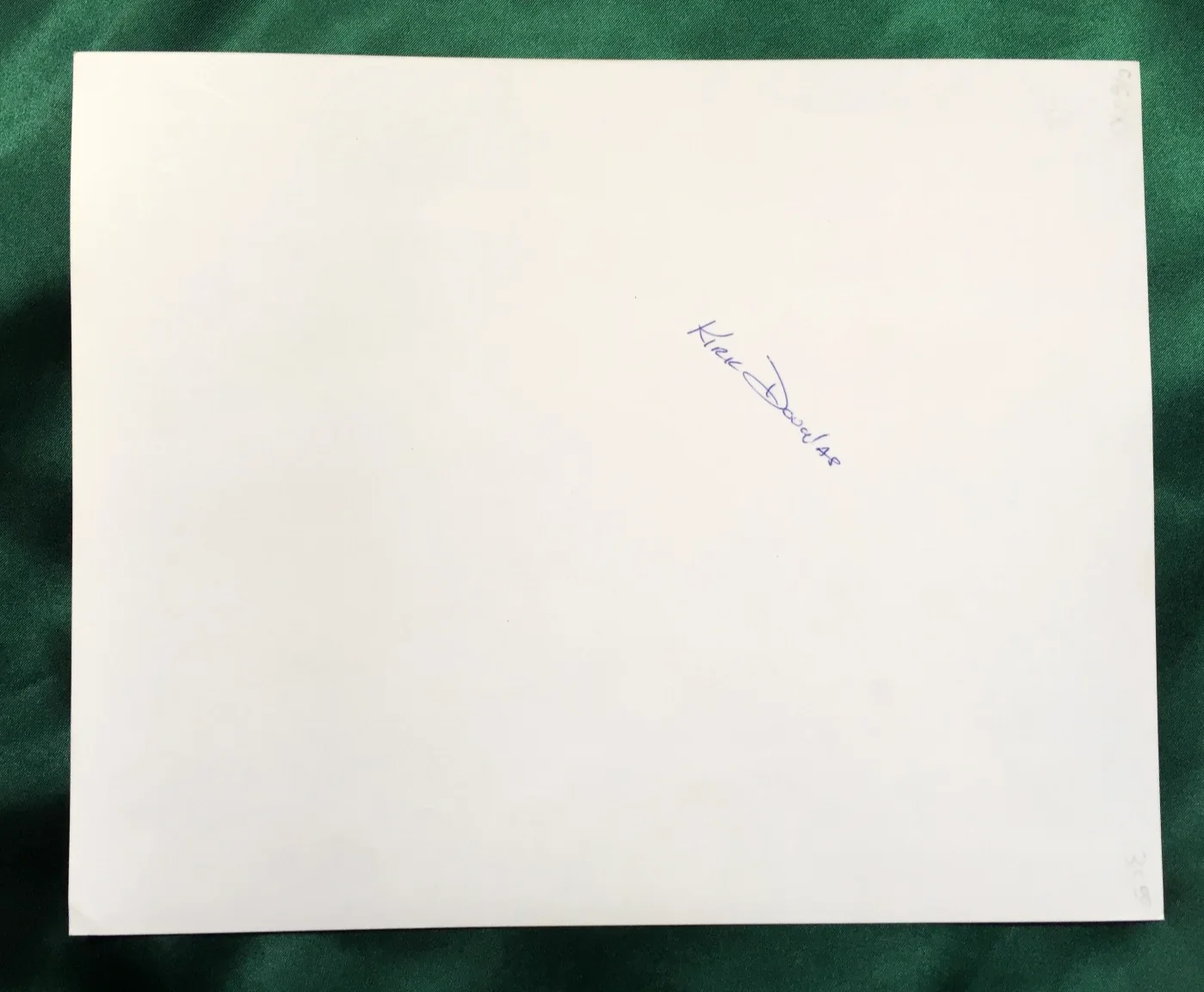 KIRK DOUGLAS SIGNED 8x10, with Farrah Fawcett, Saturn 3 Promo, 1980, изображение 2