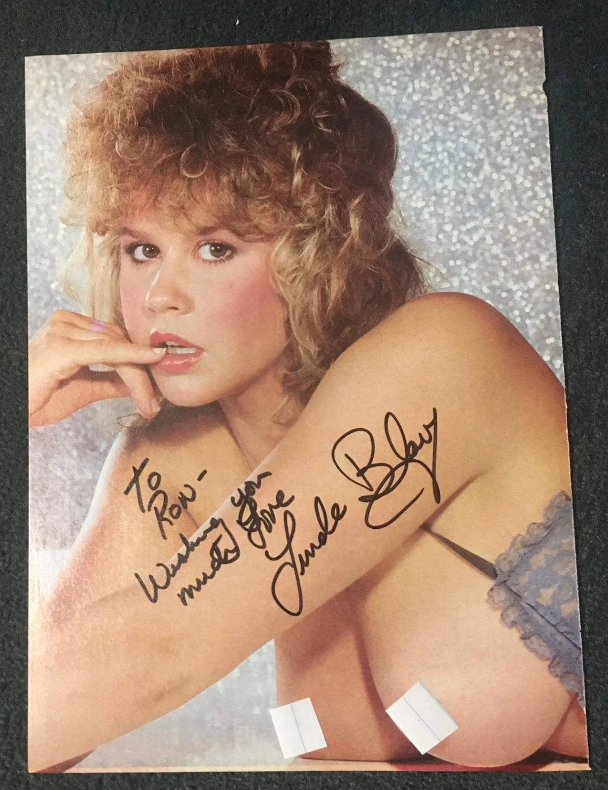 Linda Blair — WOW!!! SUPER SEXY-AS-ALL-HELL!! LINDA BLAIR AUTOGRAPHED 2-sided MAGAZINE PAGE!, image 2
