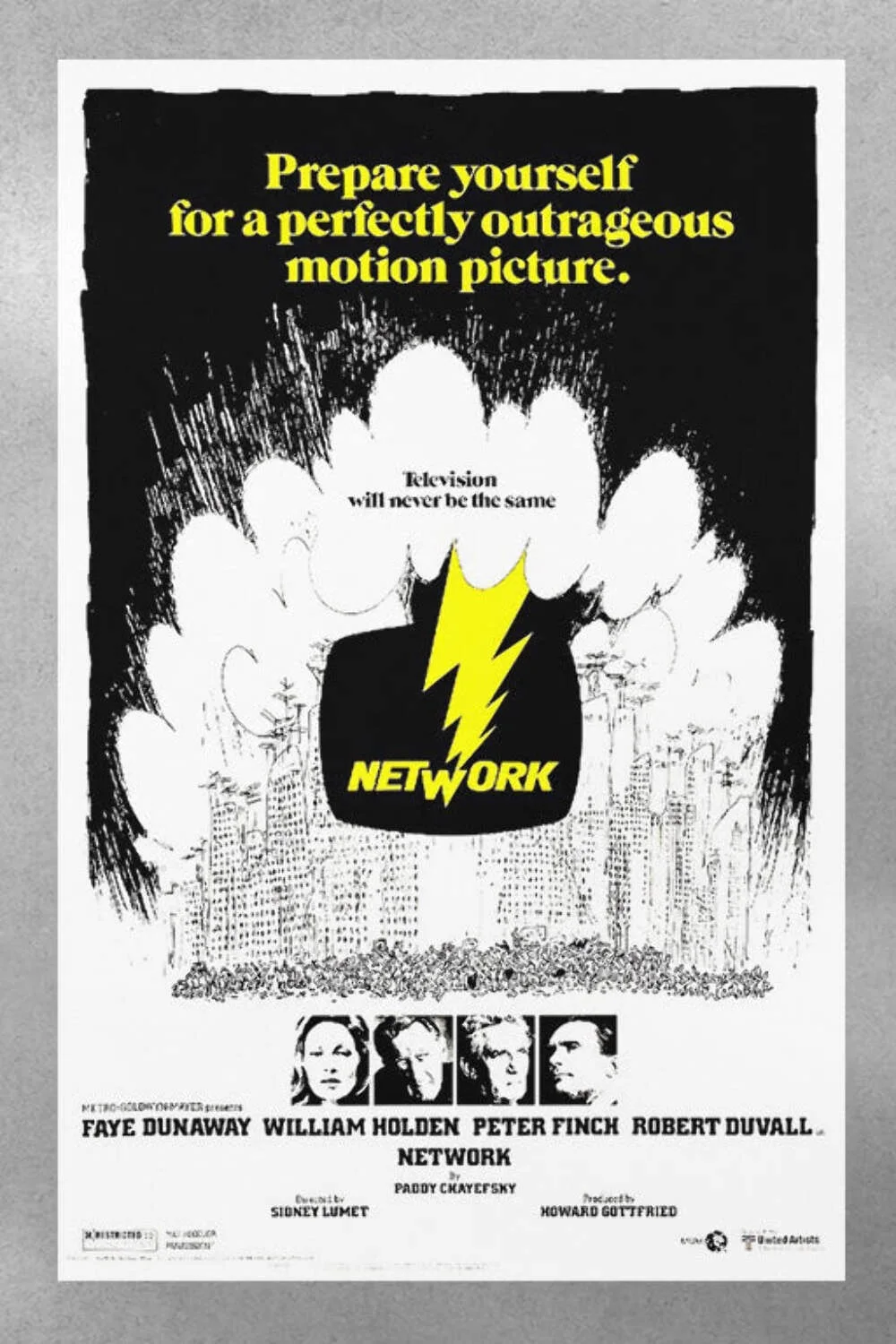 Network Peter Finch | Gloss Wall Art | Iconic Movie Poster | Cinematic Home Déco, изображение 3