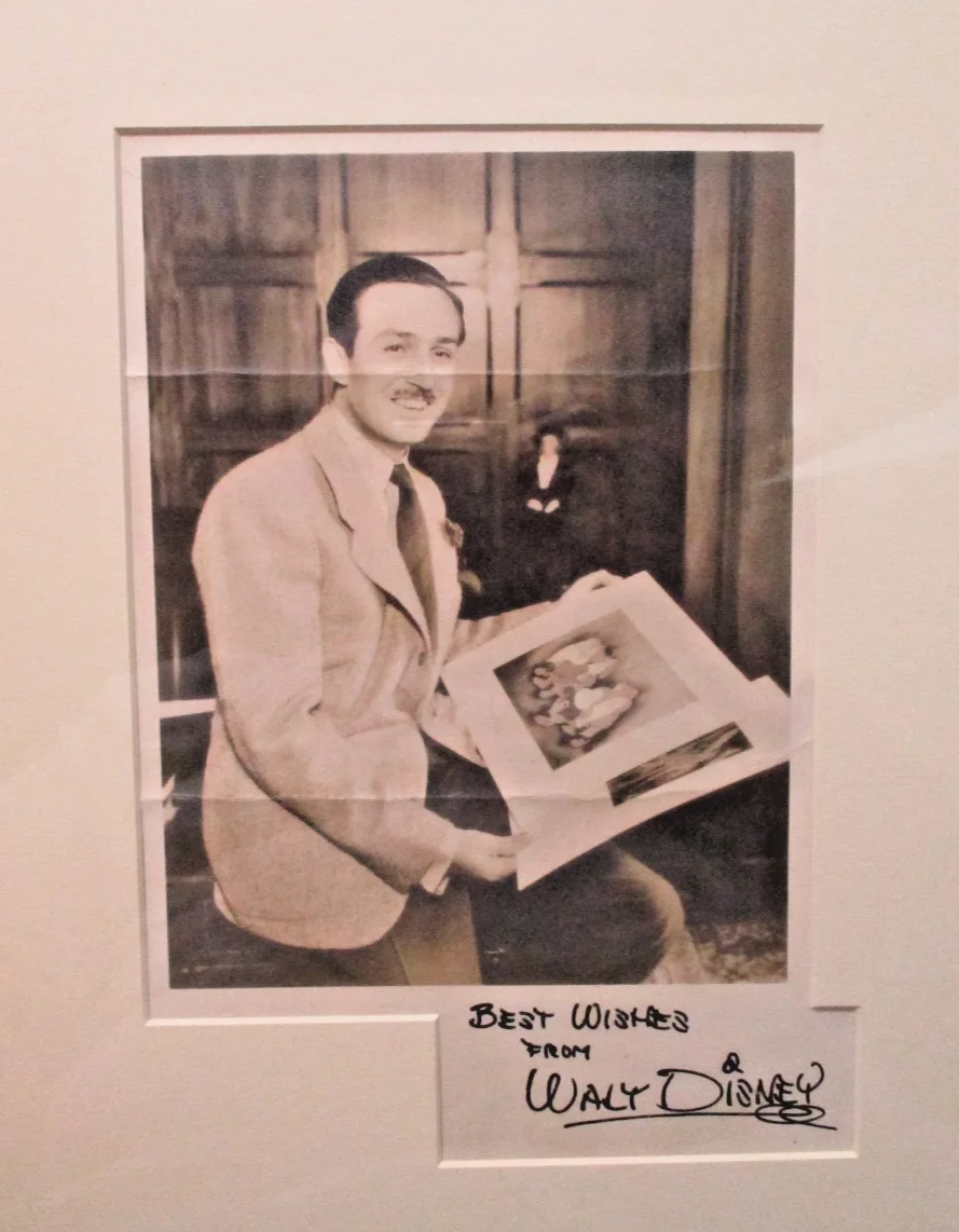 1930's STUDIO HAND-SIGNED Walt Disney PHOTO Matted & Framed, изображение 2
