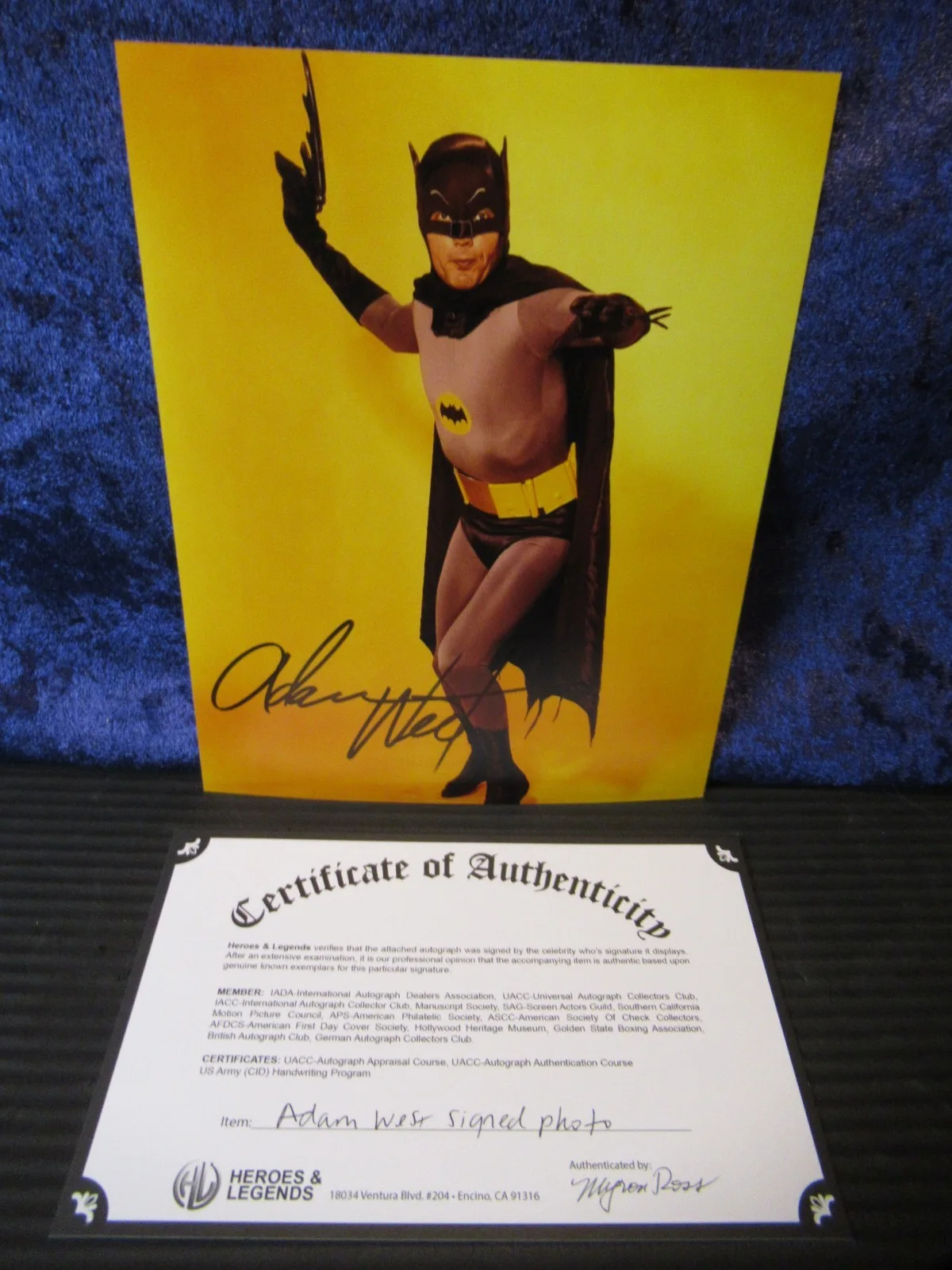 ADAM WEST — ADAM WEST - BATMAN 1960'S TV SIGNED 8"X10" PHOTO AUTOGRAPHED W COA, image 2