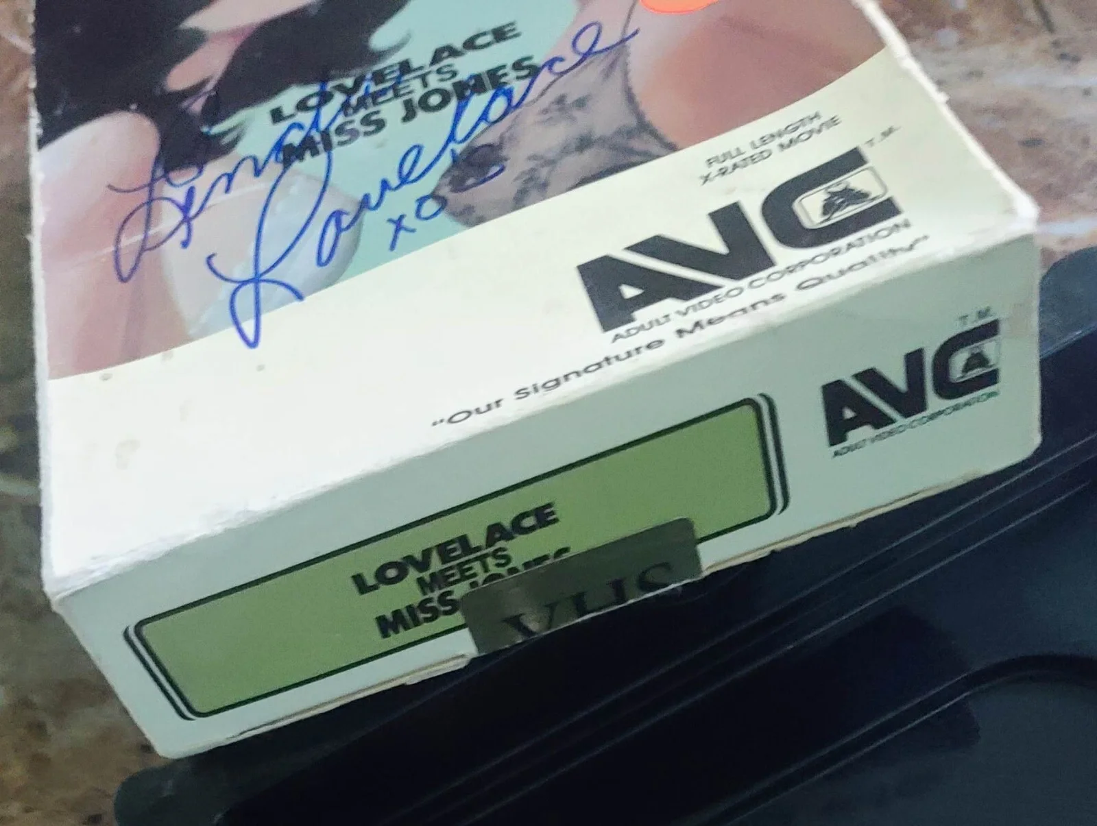 RARE: Linda Lovelace Adult Film Star Signed/Autographed VHS Box Cover, изображение 4