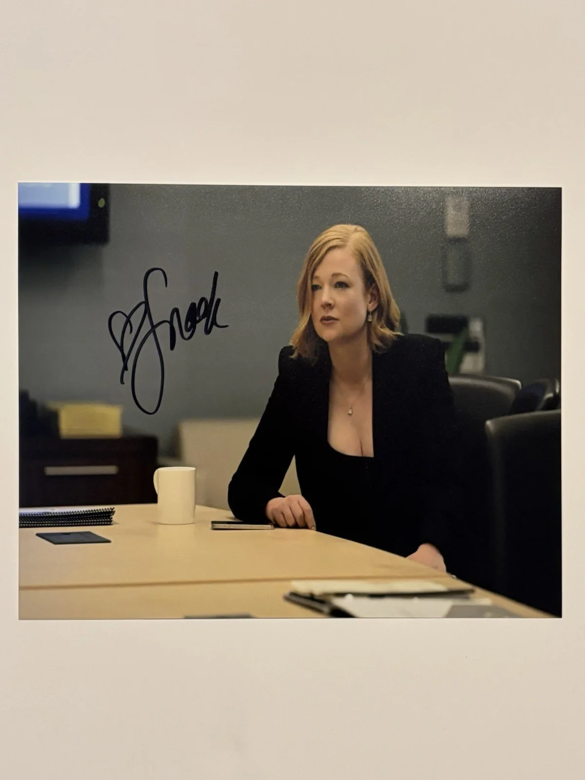 Sarah Snook — Sarah Snook Succession 8x10 Photo Signed Autographed JSA COA