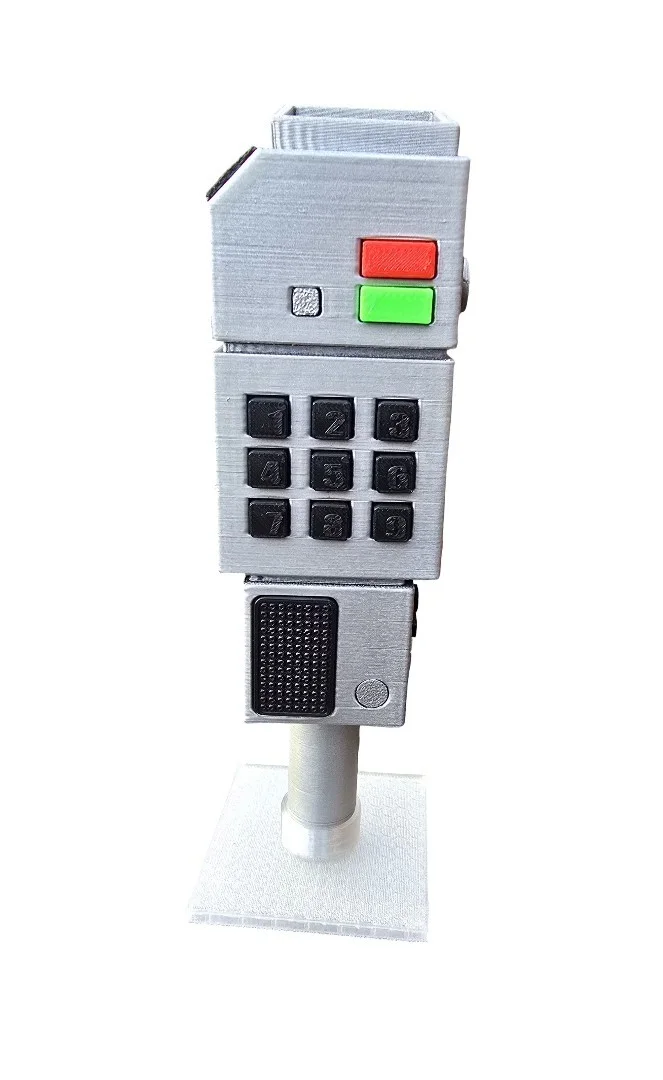 Commlock Inspired Prop – Space: 1999 Style 3D Printed Display Model, image 5