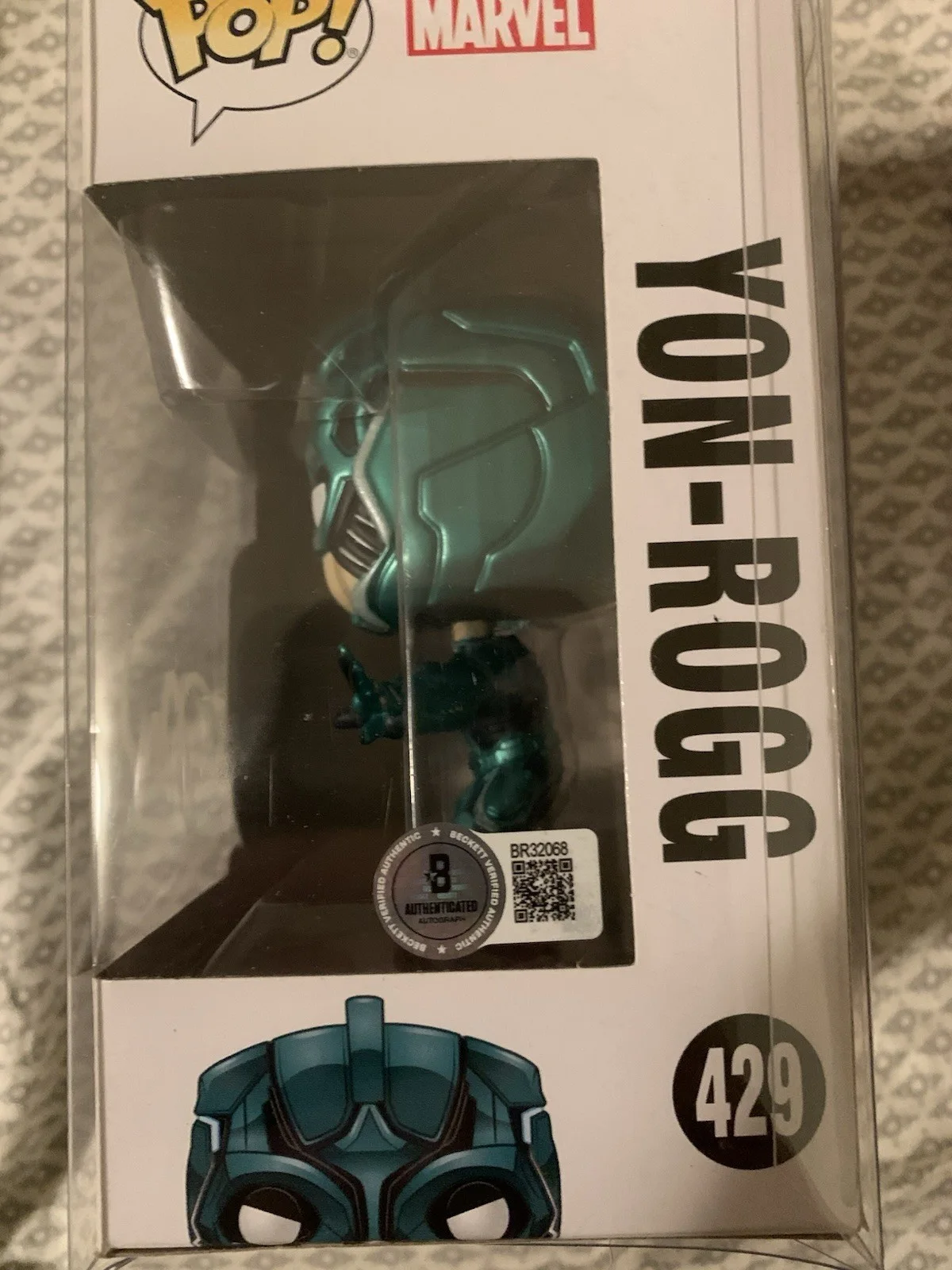 Jude Law — Jude Law Signed Yon-Rogg Funko Captain Marvel 429 Authentic Autograph Beckett, image 4