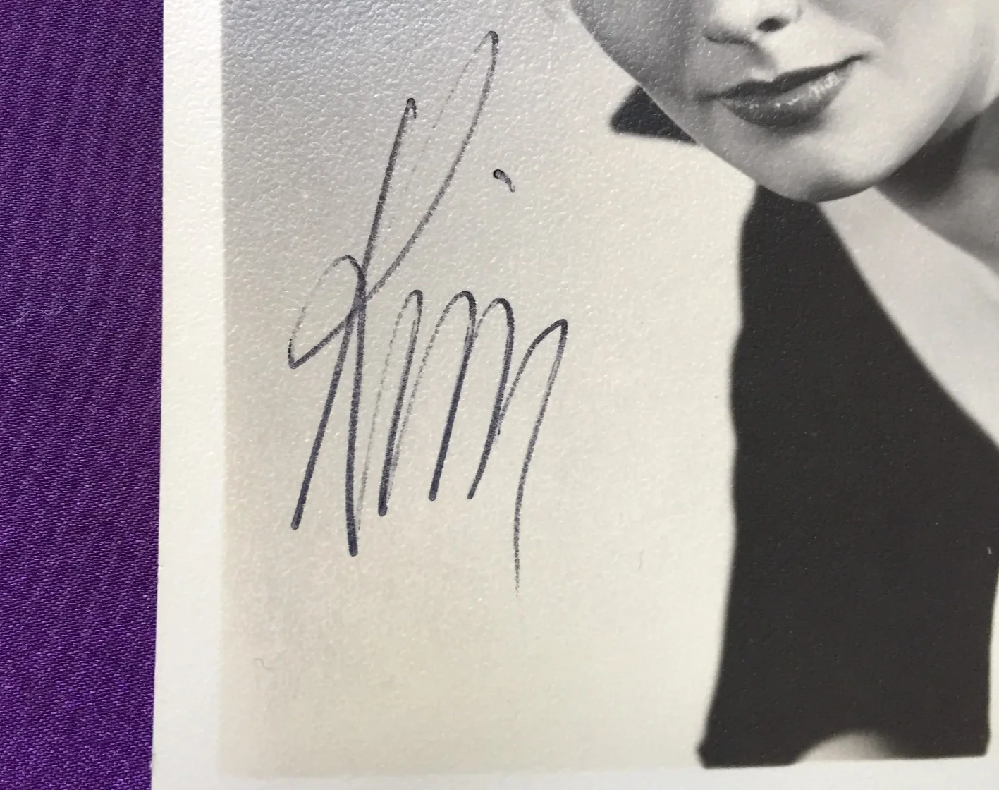 Kim Novak — KIM NOVAK SIGNED PHOTO - Golden Globe Actress, Vertigo, etc., Orig. Autograph, изображение 3