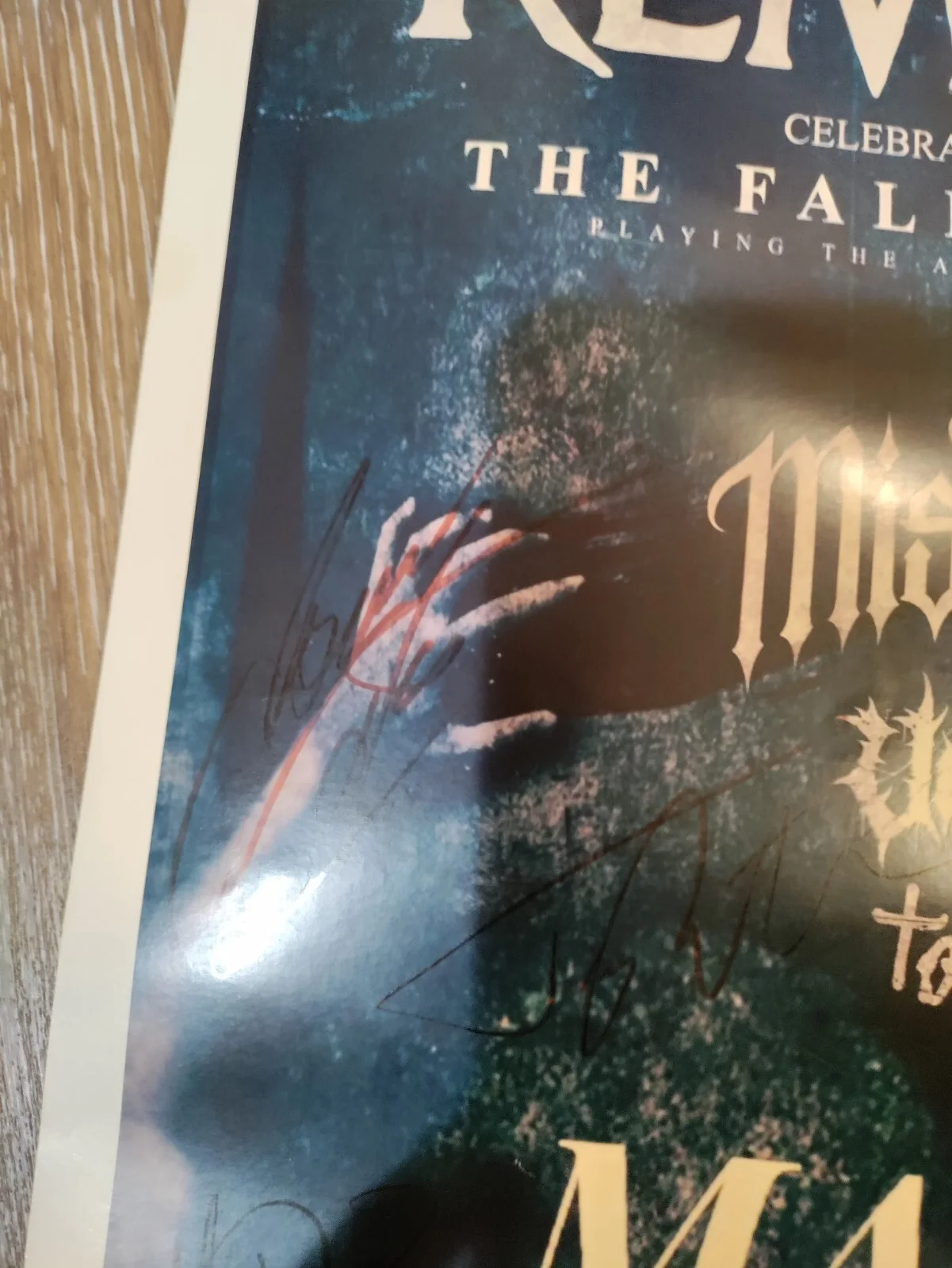 ALL THAT REMAINS Band Signed x4 Poster 18x12 .. Memorabilia, MUSIC Signatures, изображение 2