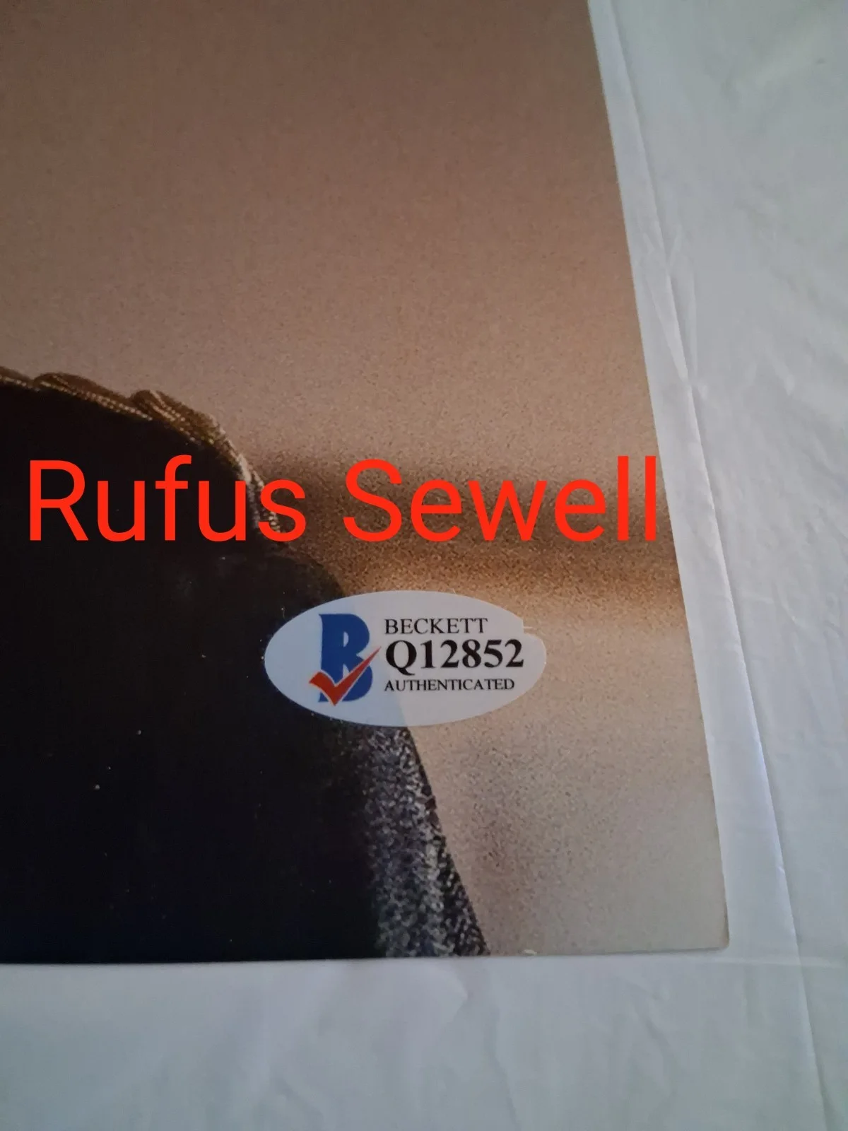 Rufus Sewell — Rufus Sewell Man in the High Castle Autographed 11x14 Photo 11x14 JSA Q12852, изображение 2