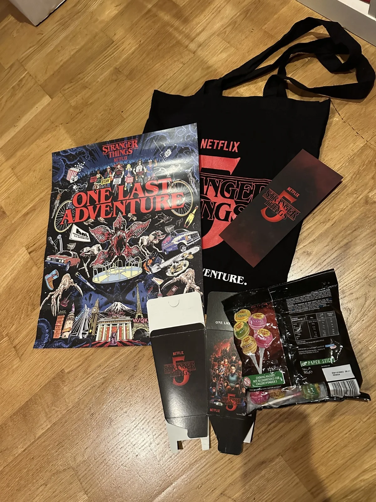 STRANGER THINGS 5 UK PREMIERE GOODY BAG POSTER TICKET POPCORN LOLLIPOPS PROMO, image 2