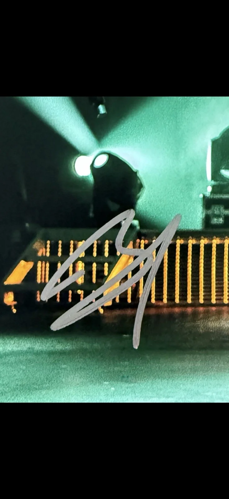 Shinedown Frontman Brent Smith Signed Autographed Photo *Proof Of Signing, image 2