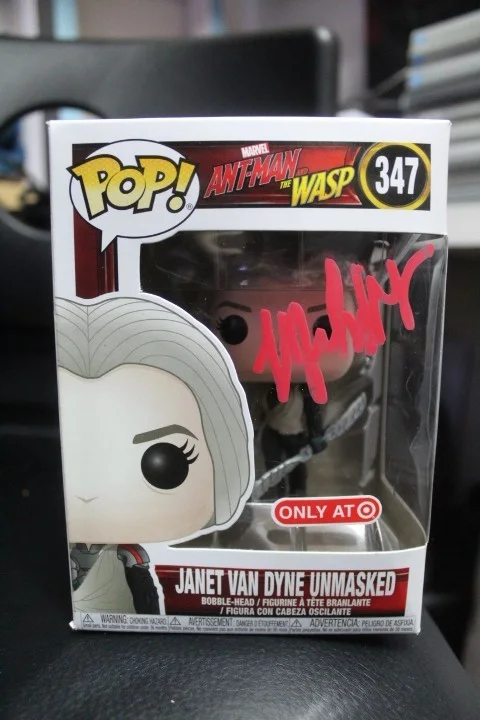 Michelle Pfeiffer — Signed Pop #347-Marvel, Janet Van Dyne_Target Exc, Michelle Pfeiffer + COA, image 2