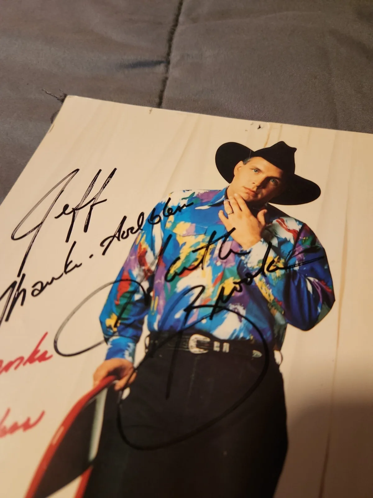 Autographed picture of Garth Brooks, image 2