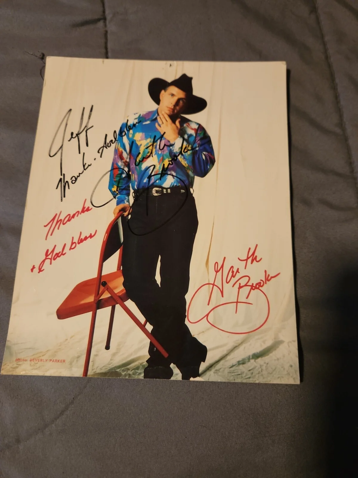 Autographed picture of Garth Brooks, image 3