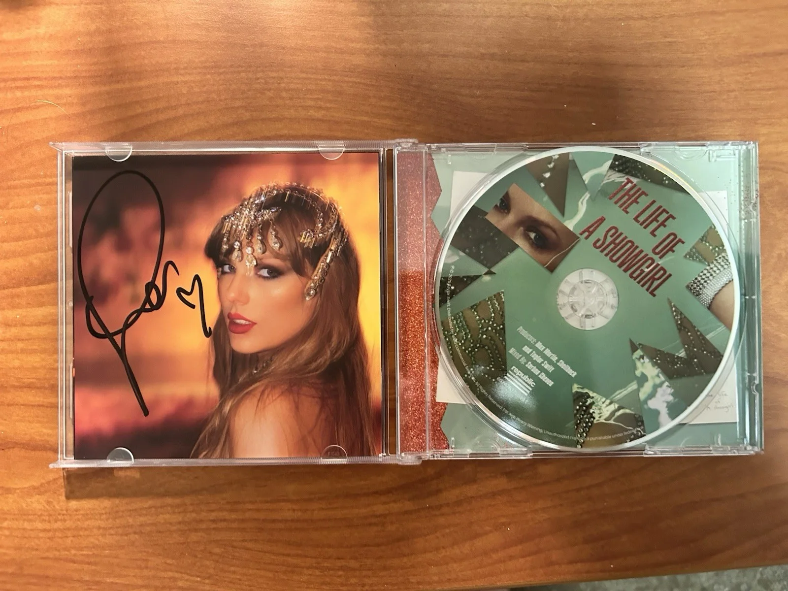 The Life of a Showgirl CD & Booklet with Autographed Booklet, изображение 3