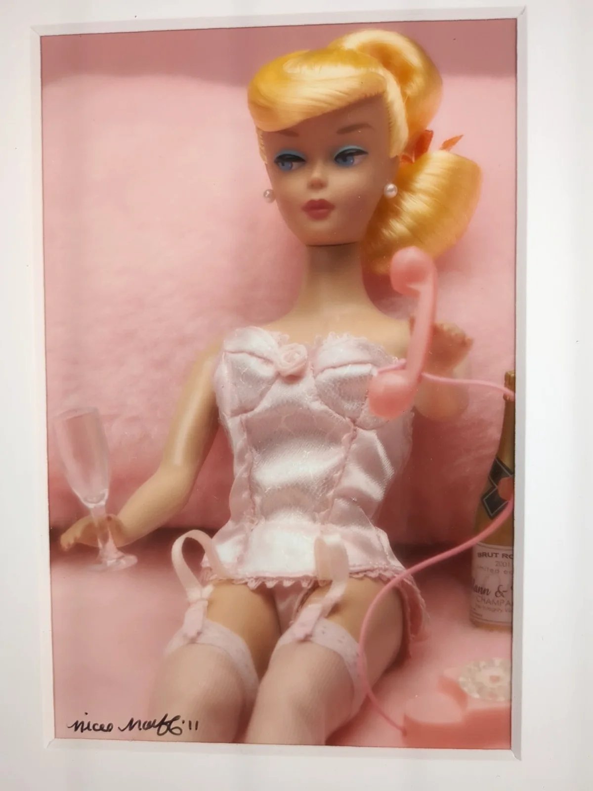 Artist — Framed Barbie Photo Lingerie Telephone Wine Glass, изображение 2