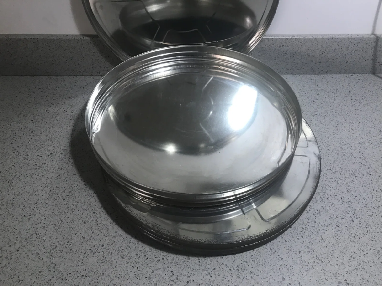 Pair of 35mm Movie Film Cell Cinema Reel STORAGE TINS / CANISTERS - 15" Diameter, изображение 2