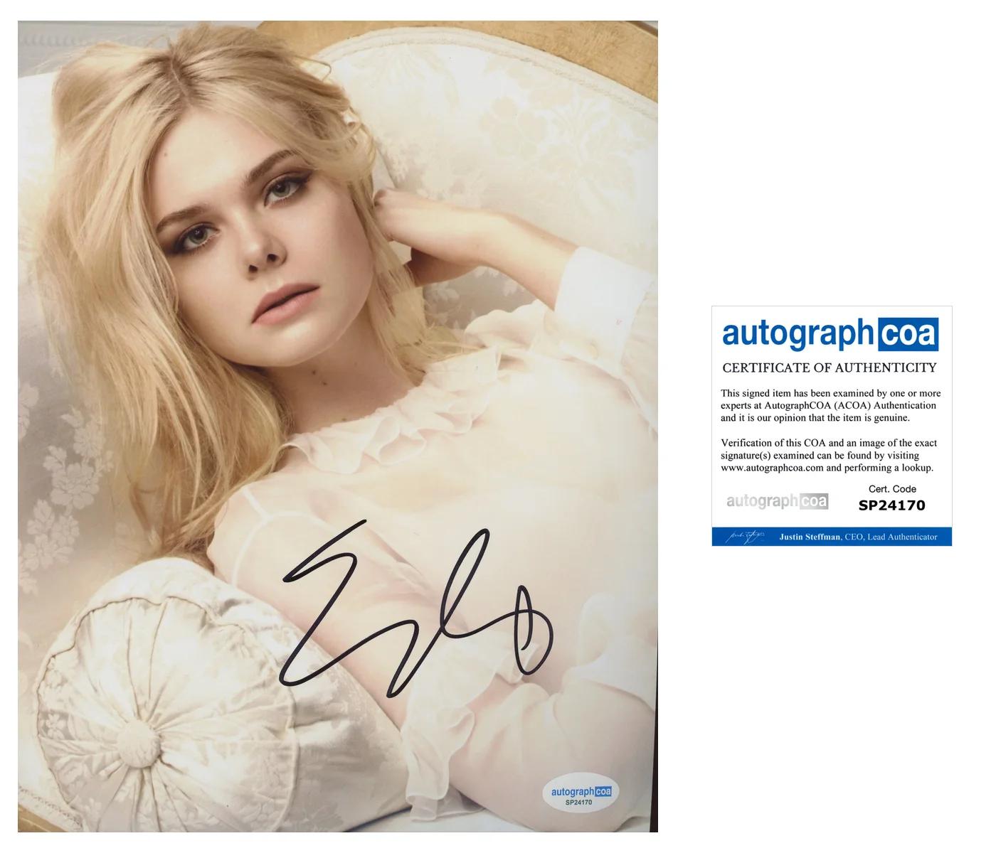 Elle Fanning — Elle Fanning PREDATOR BADLANDS Star Signed Autographed 8x10 Photo ACOA B