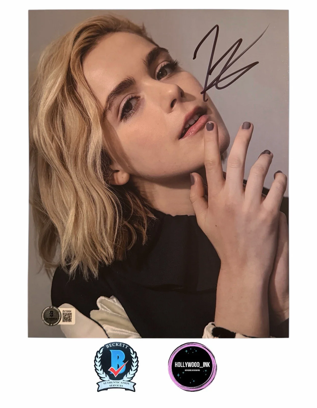 Kiernan Shipka — KIERNAN SHIKPA SIGNED 8x10 AUTOGRAPH SEXY SABRINA PHOTO BECKETT HOLO BV18494