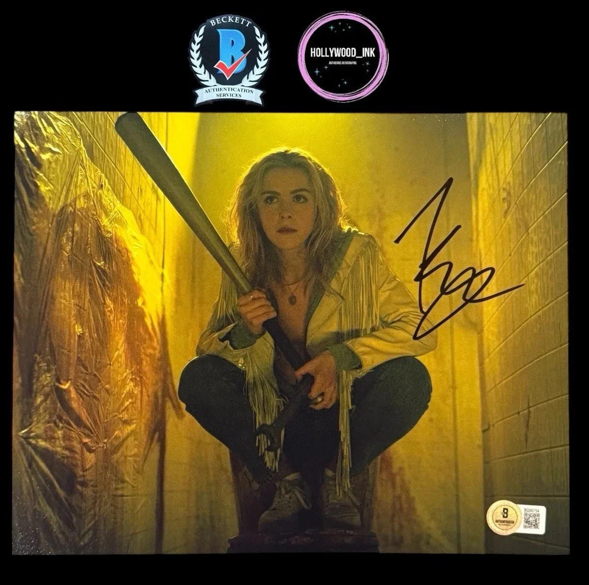 Kiernan Shipka — KIERNAN SHIKPA SIGNED 8x10 AUTOGRAPH TOTALLY KILLER PHOTO BECKETT BQ95754
