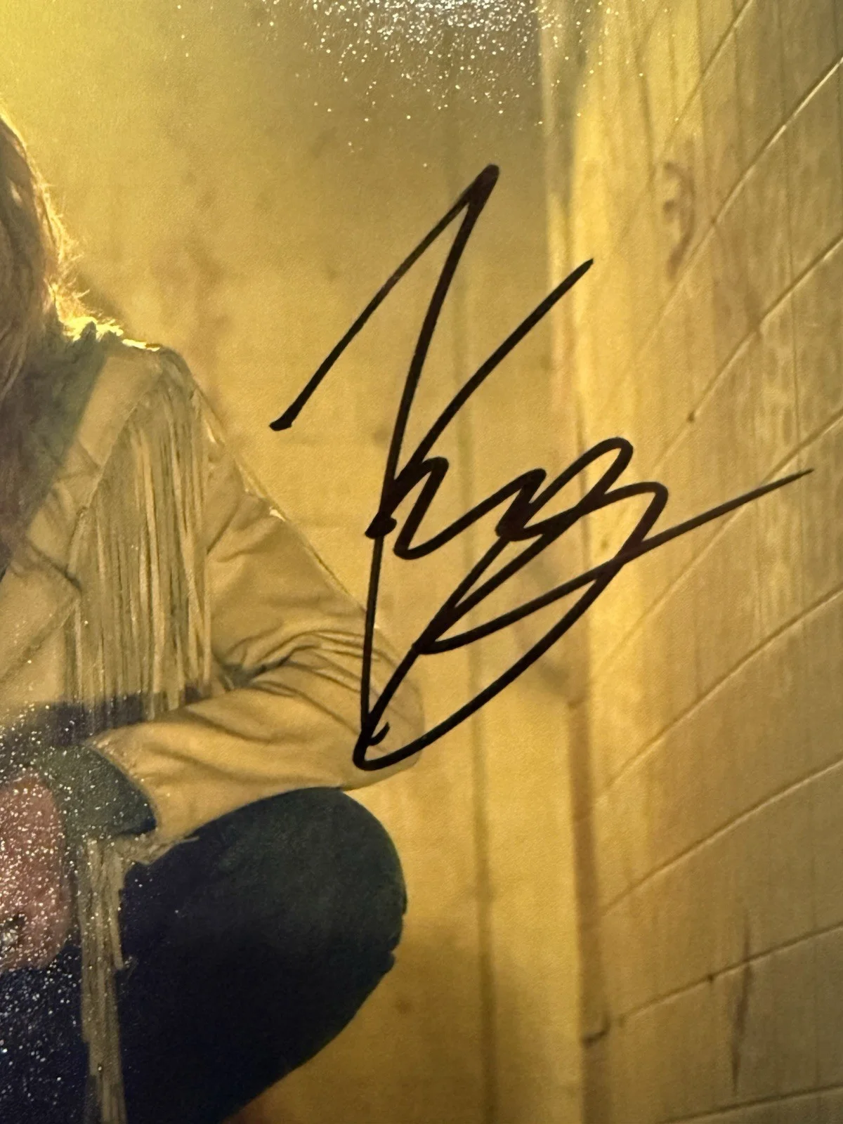 Kiernan Shipka — KIERNAN SHIKPA SIGNED 8x10 AUTOGRAPH TOTALLY KILLER PHOTO BECKETT BQ95756, image 2
