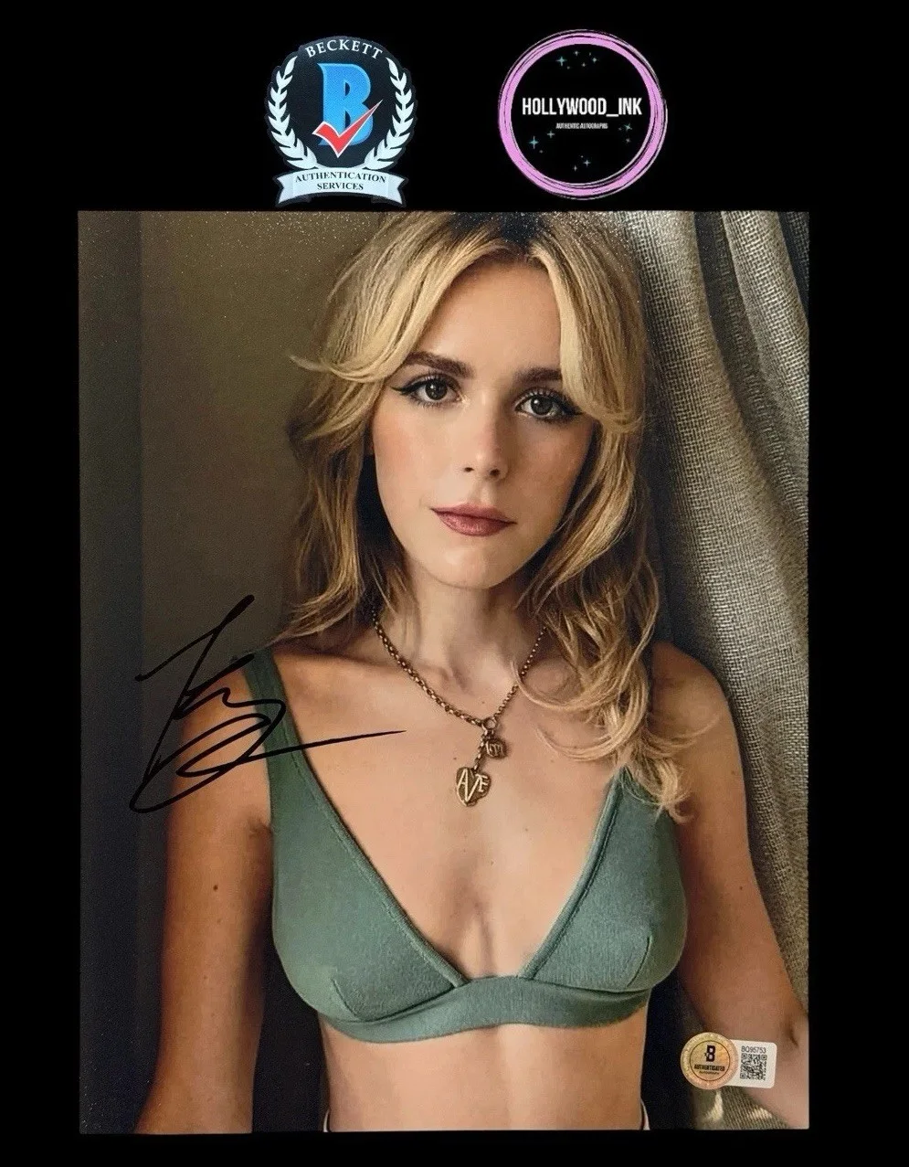 Kiernan Shipka — KIERNAN SHIKPA SIGNED 8x10 SEXY AUTOGRAPH PHOTO BECKETT BQ95753