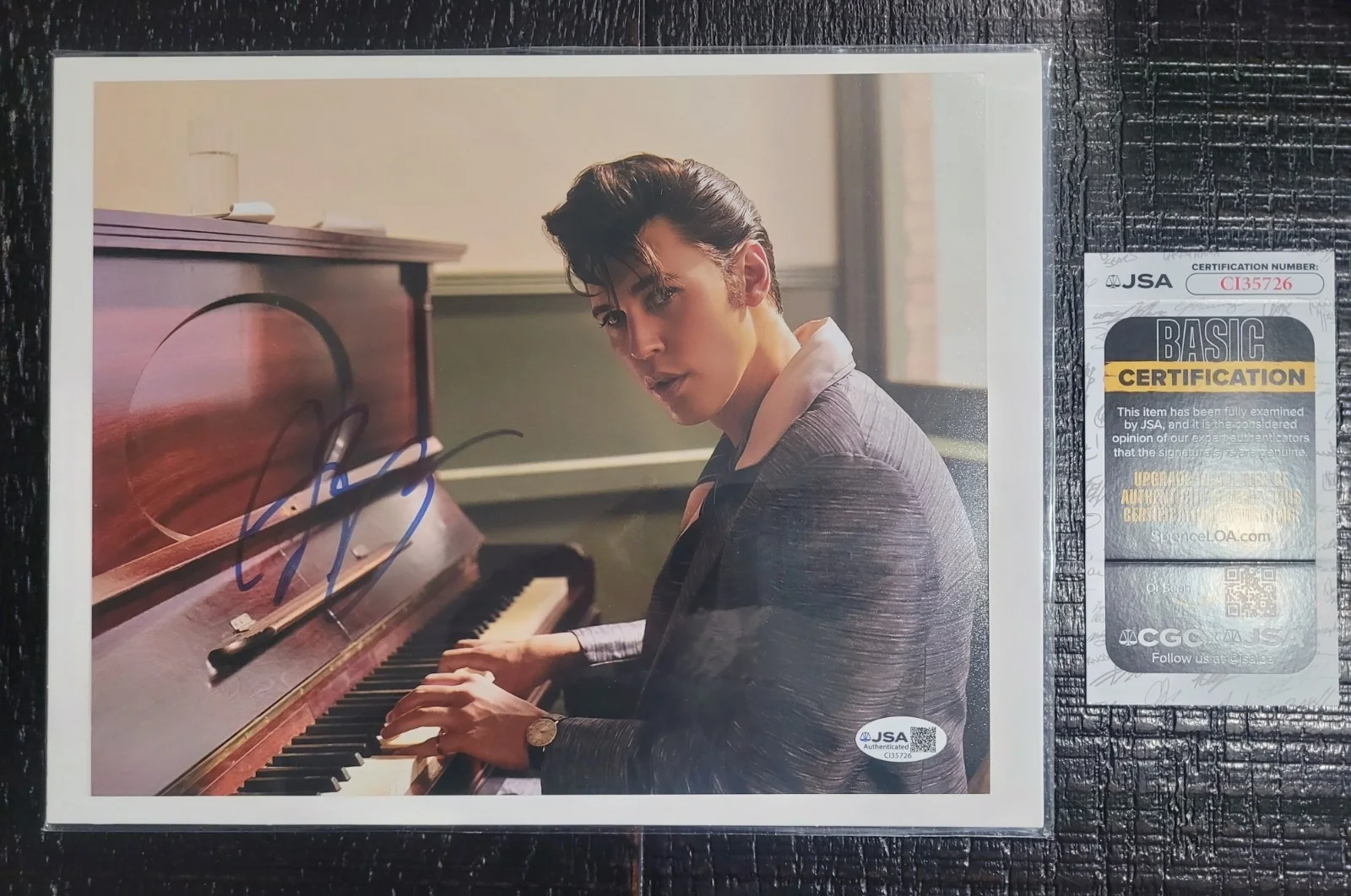 Austin Butler — Austin Butler Signed "Elvis" 8x10 Photo, (JSA) Certified