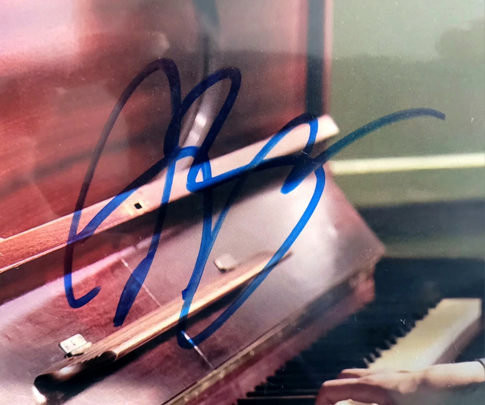 Austin Butler — Austin Butler Signed "Elvis" 8x10 Photo, (JSA) Certified, изображение 3