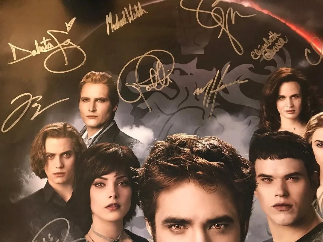 Full Cast — TWILIGHT "ECLIPSE" POSTER FULLY SIGNED BY THE MAIN CHARACTERS SUPER RARE!!, image 2