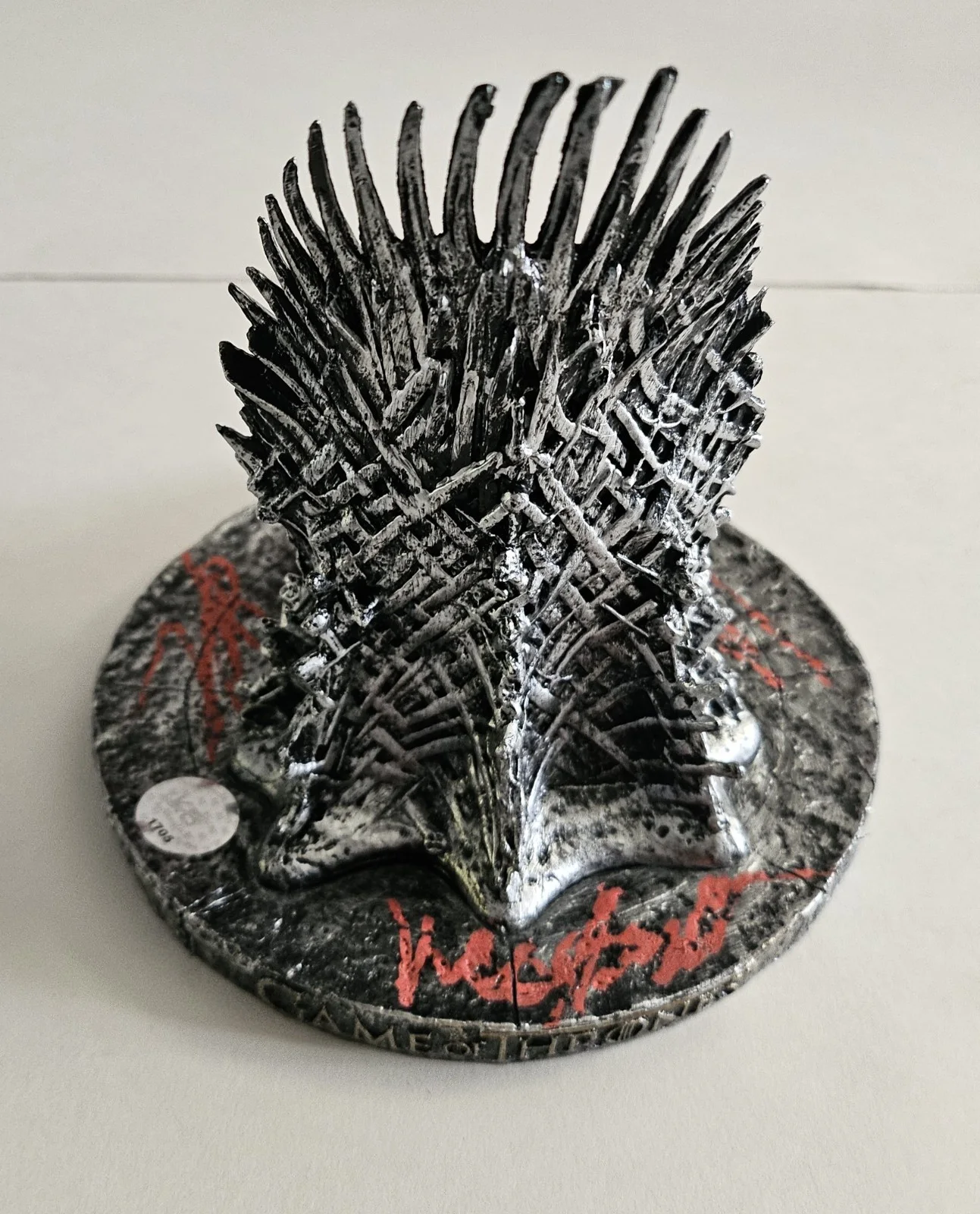 Harrington, Mamoa, Dinklage, Clarke — Game Of Thrones Iron Throne Prop Signed Mamoa Clarke Harrington Dinklage COA, image 2