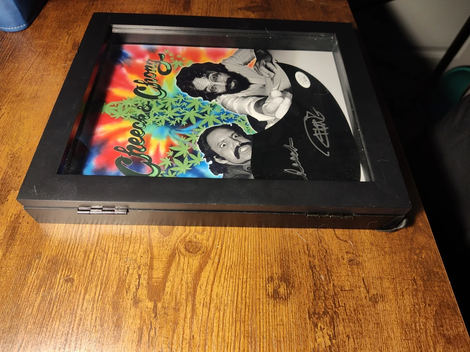 Cheech & Chong Autos On Large Guitar Pick In A 9.5x11x1.5 Frame JSA, изображение 2