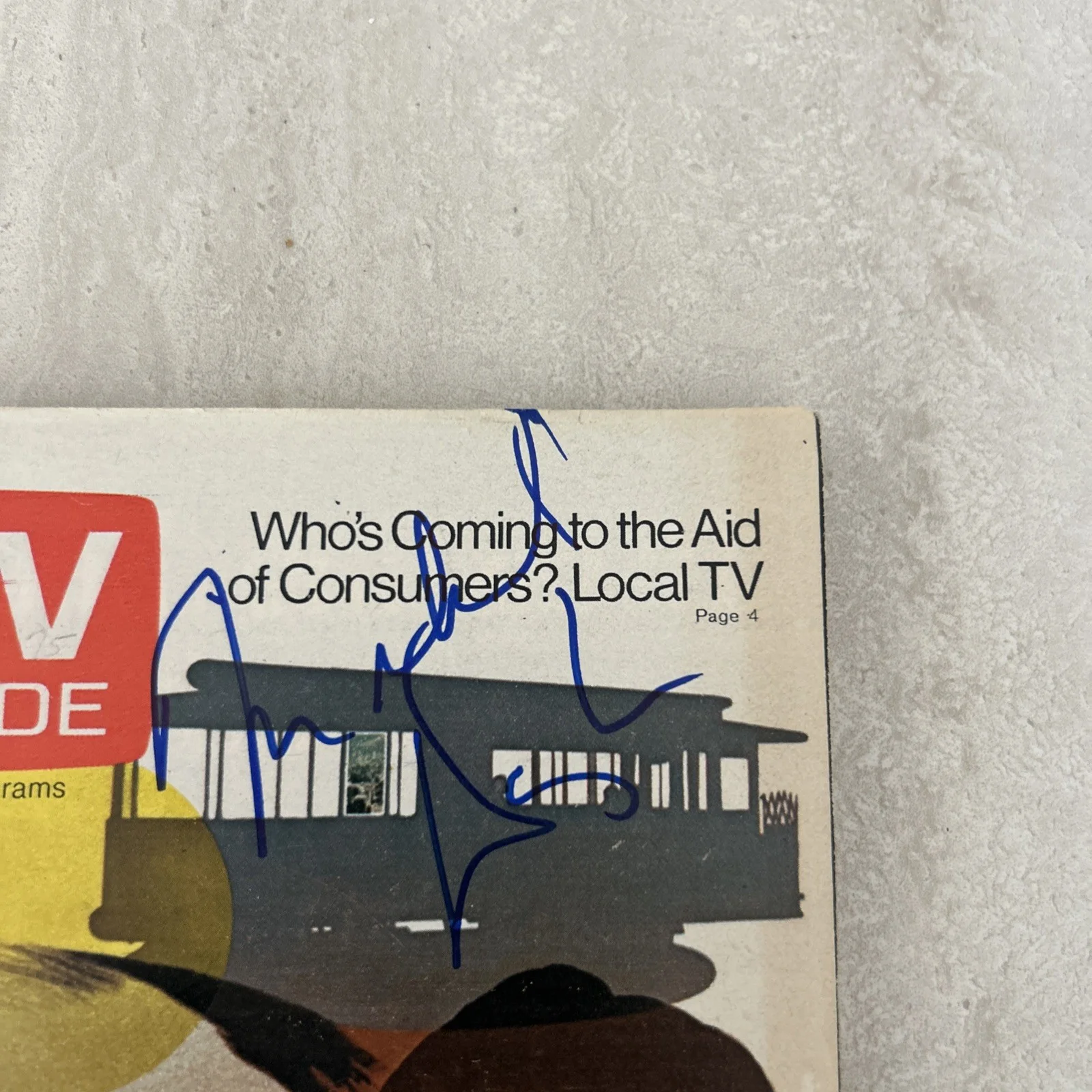 Michael Douglas — Michael Douglas Signed Vintage TV GUIDE Autograph JSA-COA Authentic, image 2