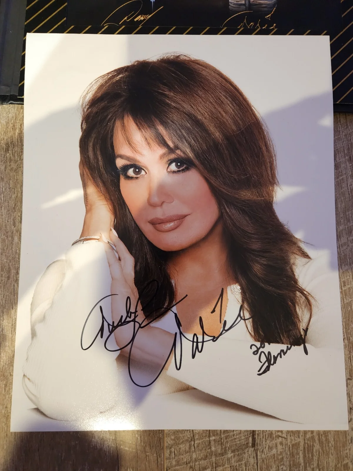 Marie Osmond Signed Color 8x10 Photo with Extra Photo & Album, изображение 2