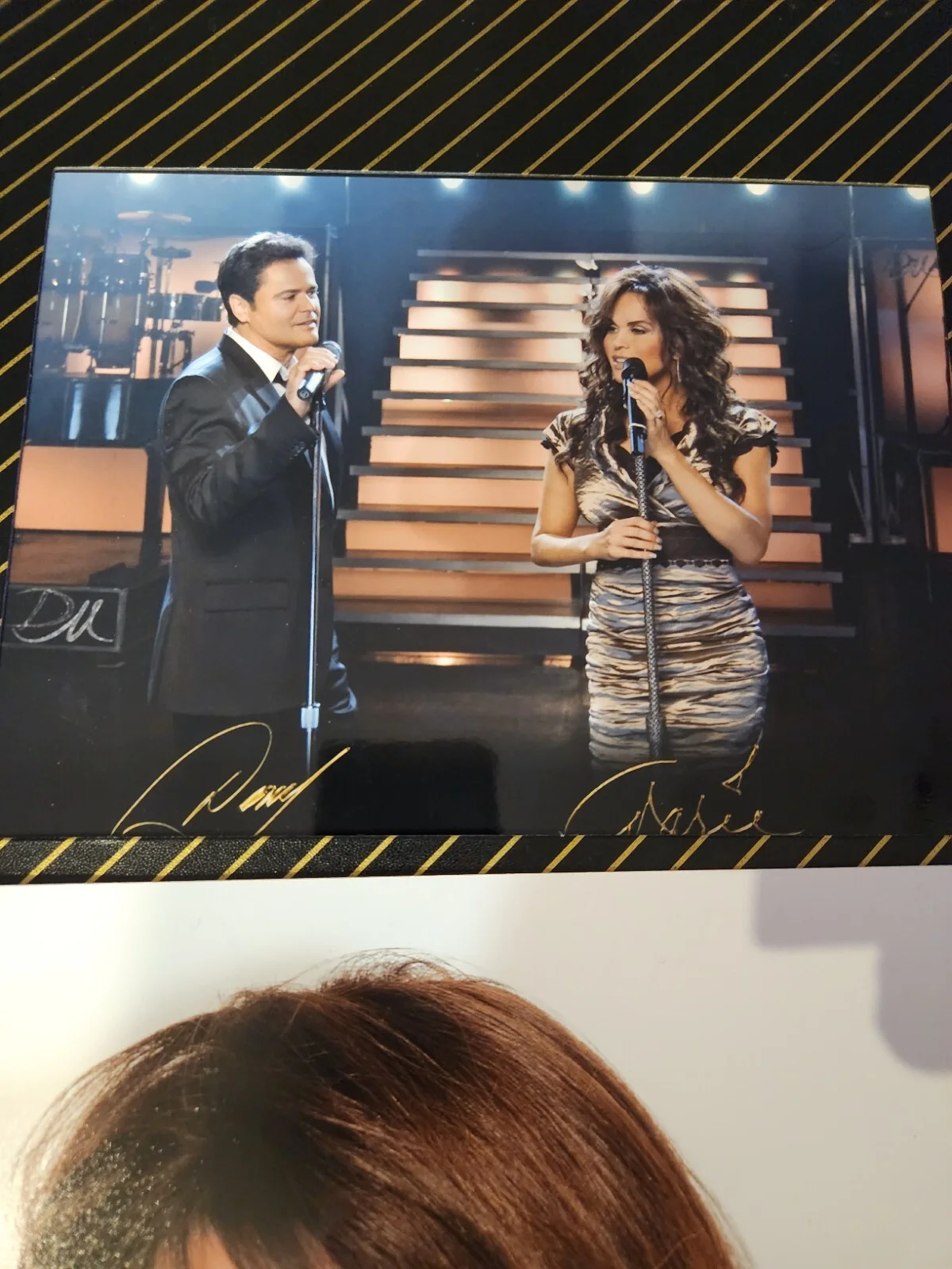 Marie Osmond Signed Color 8x10 Photo with Extra Photo & Album, изображение 5