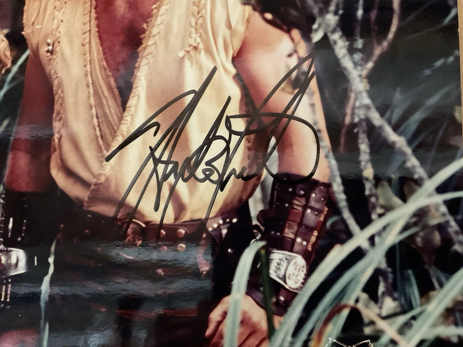 HUDSON LEICK AUTOGRAPHED PHOTO - As Callisto with Sorbo Hercules; Color; No CoA, изображение 2
