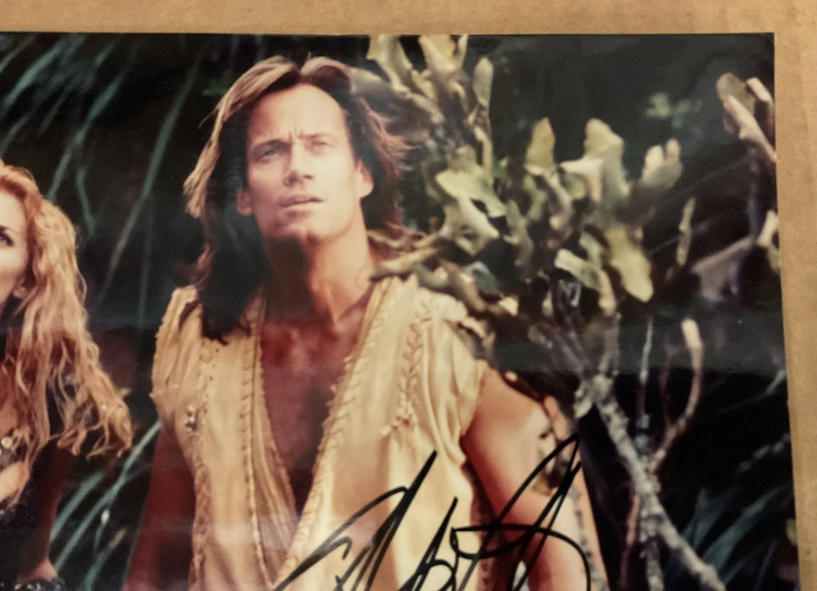 HUDSON LEICK AUTOGRAPHED PHOTO - As Callisto with Sorbo Hercules; Color; No CoA, изображение 4