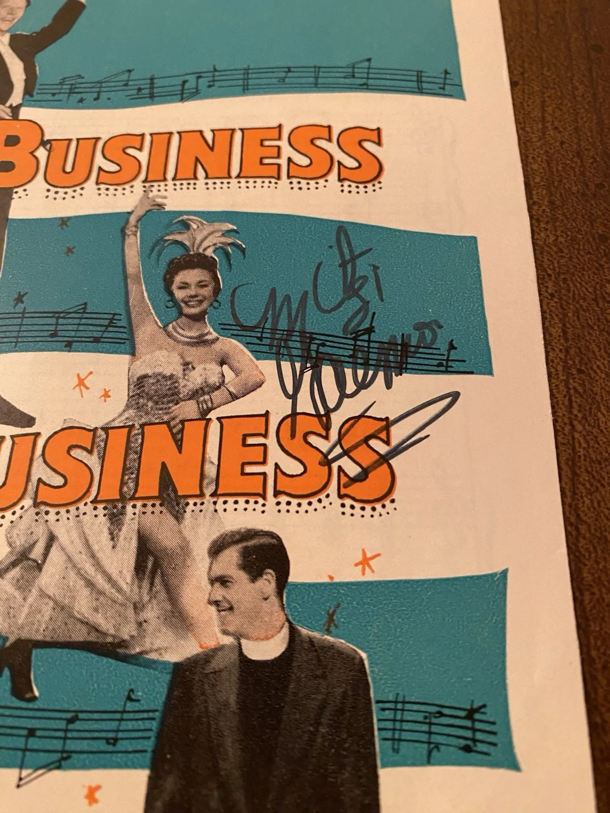 Hugh O’Brian, Mitzi Gaynor — Mitzi Gaynor Hugh O’Brian Signed Autographed No Business Like Show Business wCOA, изображение 5