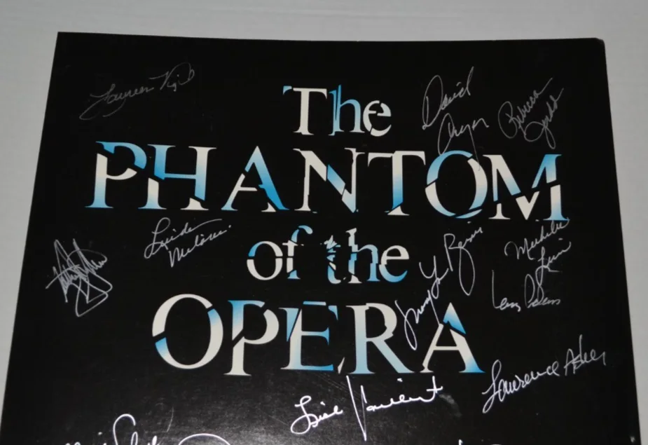 CAST MEMBERS — Vintage The Phantom Of The Opera 30 Singnatures Ted Keegan 14" x 22" Poster, изображение 4
