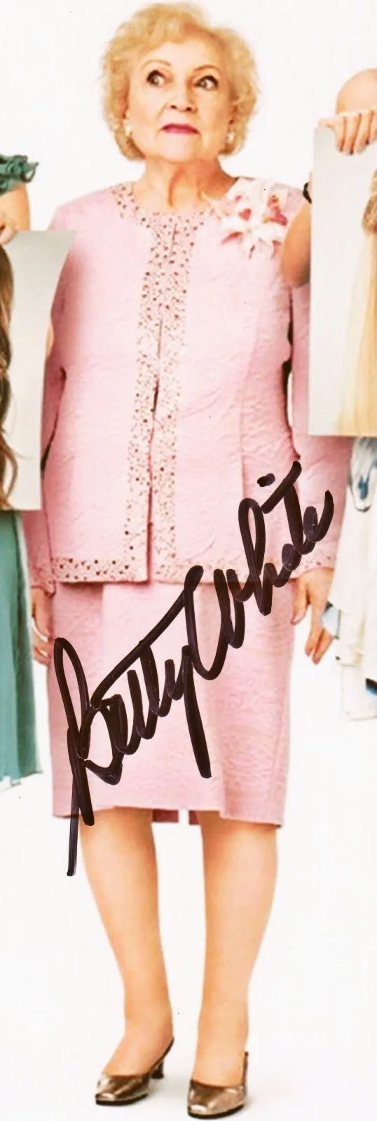 Betty White — BETTY WHITE Signed Autographed 8x10 Photo from the movie "You Again" with COA, изображение 2