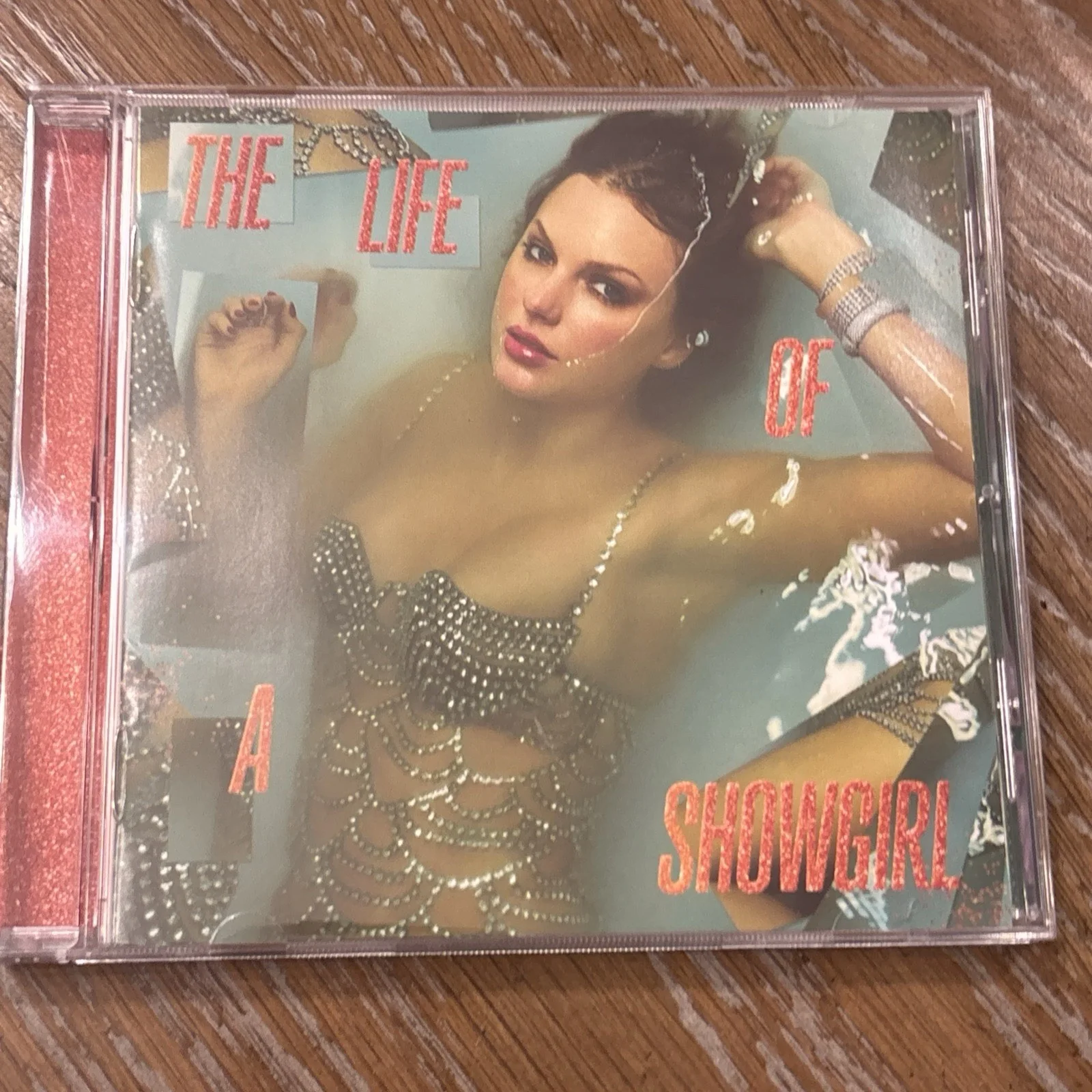 Taylor Swift - The Life of a Showgirl CD + Hand Signed Photo 2, изображение 2