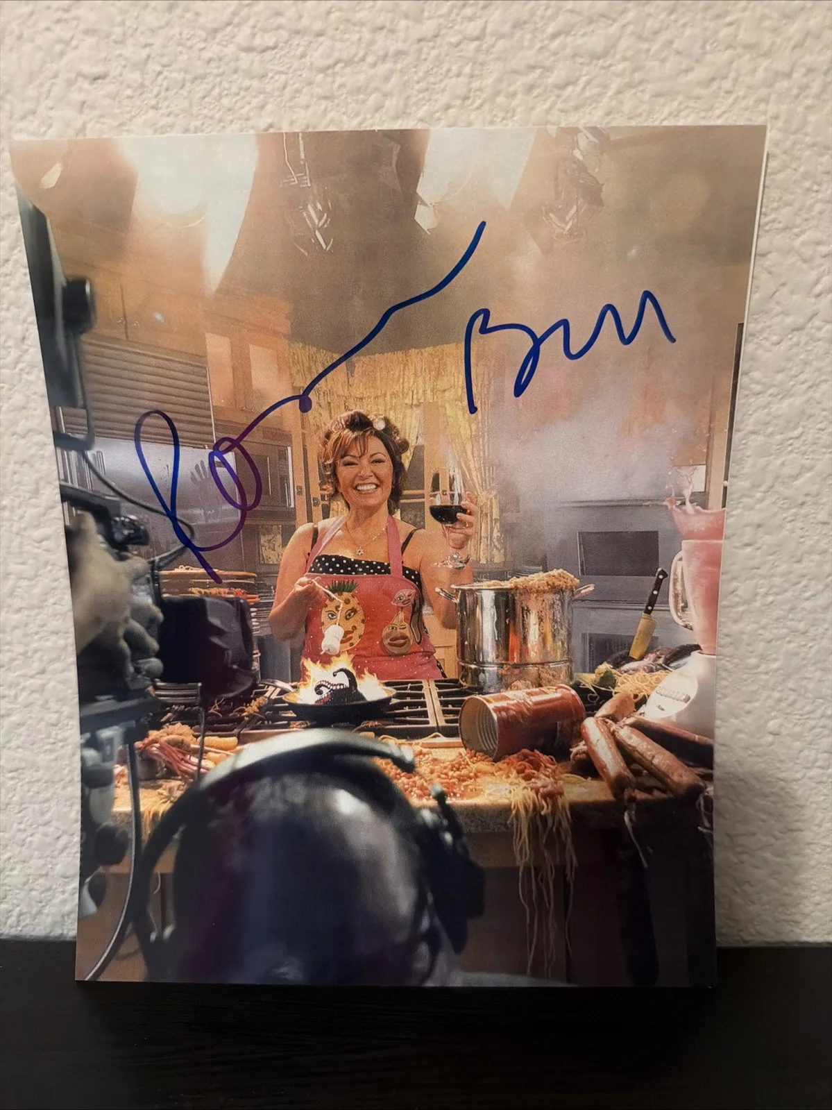 Roseanne Barr — Roseanne Barr Signed 8x10 Photo Autograph