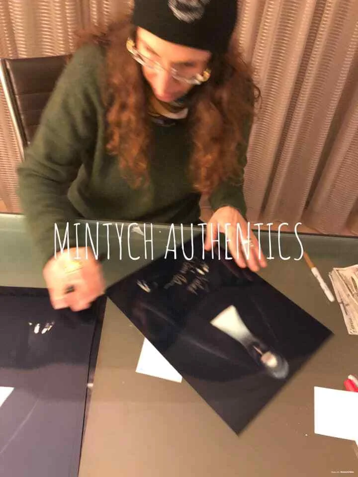 Bonnie Aarons — Bonnie Aarons The Nun signed 11x14 photo Valak The Conjuring Beckett COA, изображение 3