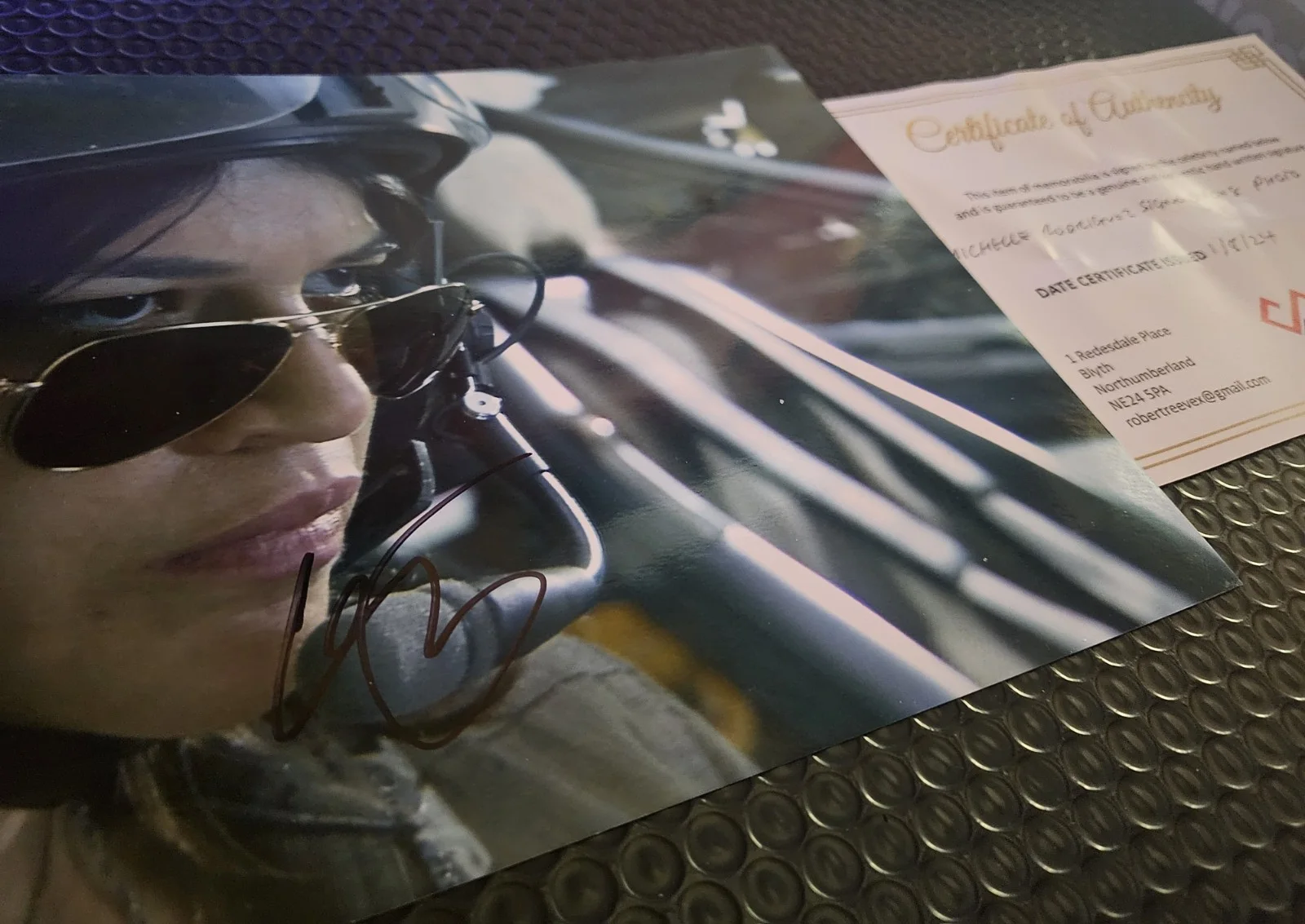 ORIGINAL MICHELLE RODRIGUEZ AUTOGRAPH WITH COA ✔️8X10 INCHES PHOTO 🚁, image 4