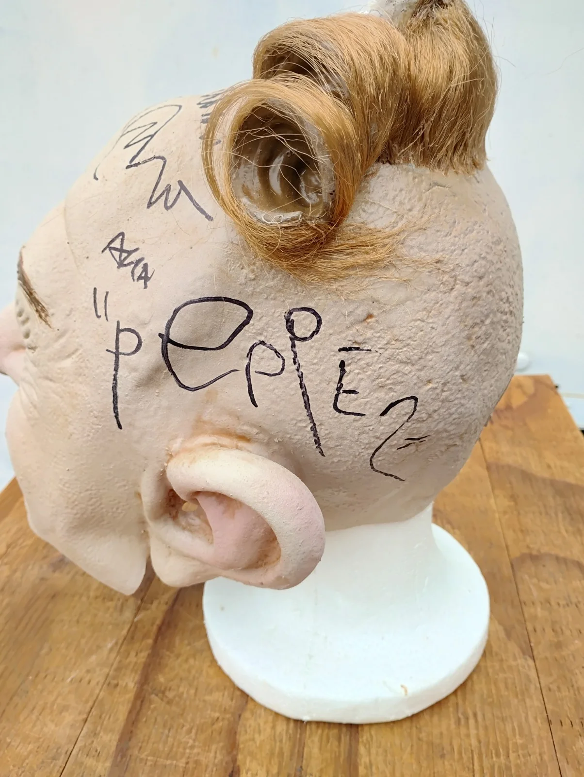 Naomi Grossman — Naomi Grossman Signed Pepper Mask American Horror Story Death Valley C.O.A, изображение 3