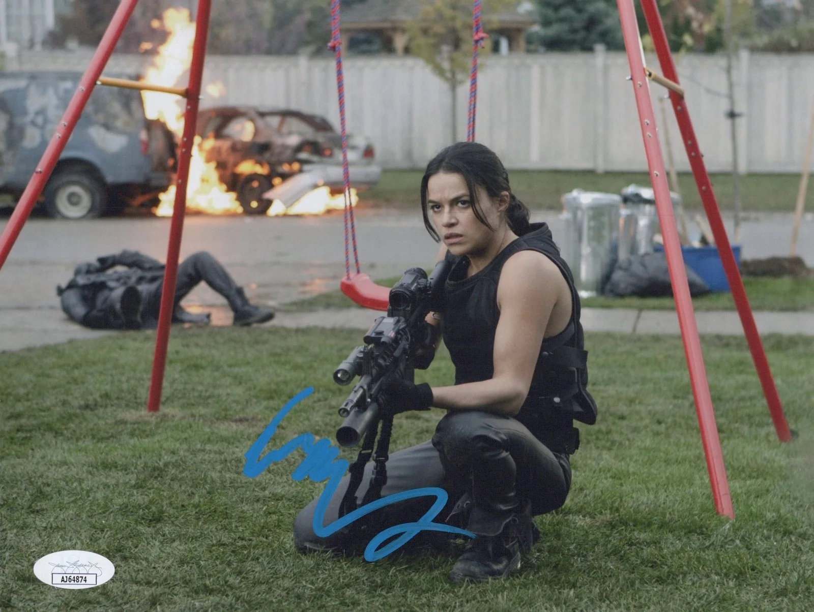 Michelle Rodriguez — MICHELLE RODRIGUEZ Hand-Signed "Fast and Furious" 8x10 Photo (JSA COA)