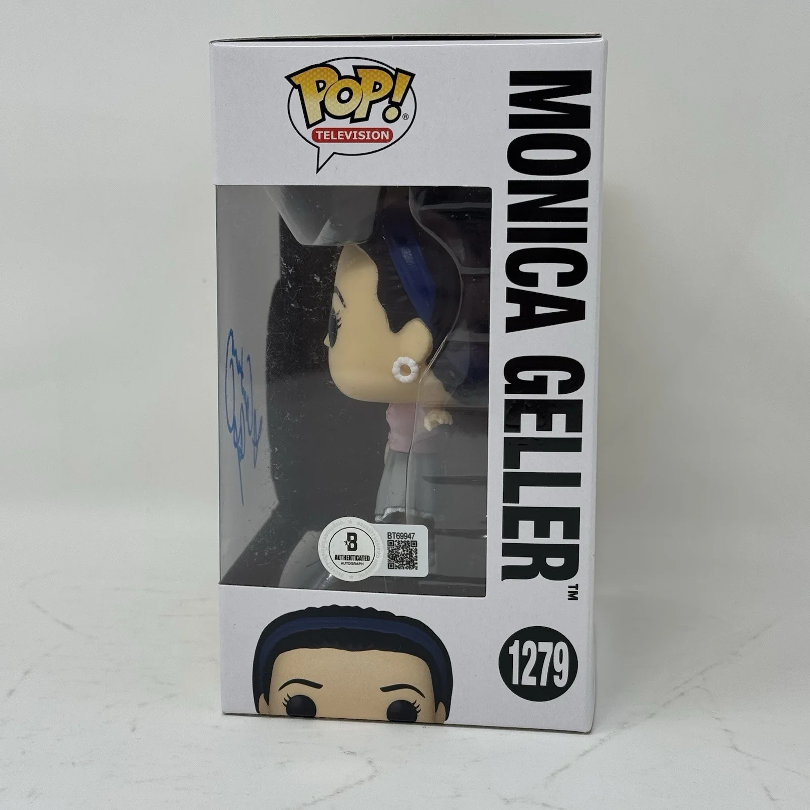 Courteney Cox — Courteney Cox Signed Friends Monica Geller Funko Pop #1279 Autograph Beckett COA, изображение 3