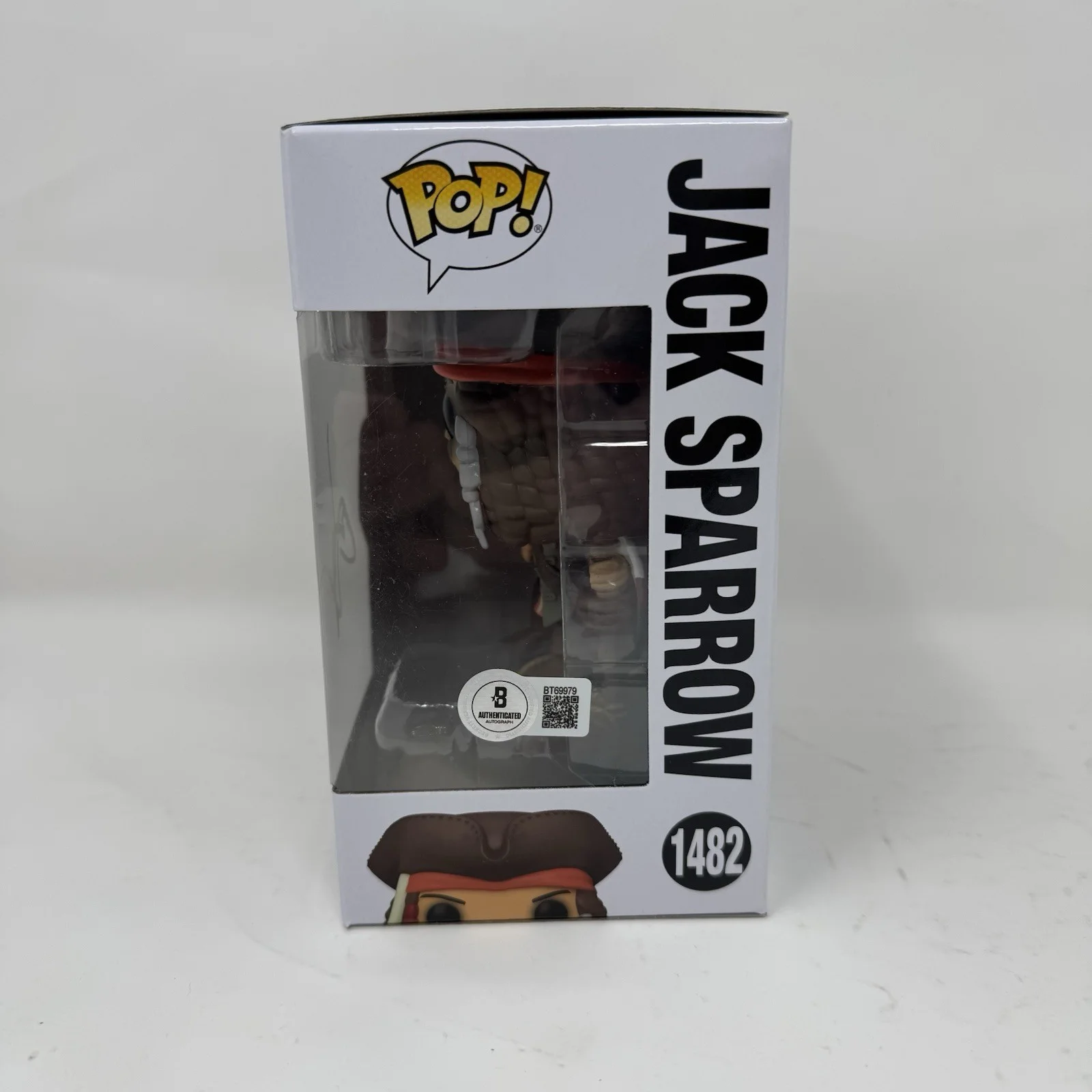 Johnny Depp — Johnny Depp Signed Jack Sparrow Funko Pop Pirates of the Caribbean #1482 Beckett, изображение 3
